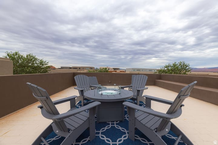 RETREAT AT SAND HOLLOW RESORT - Residential