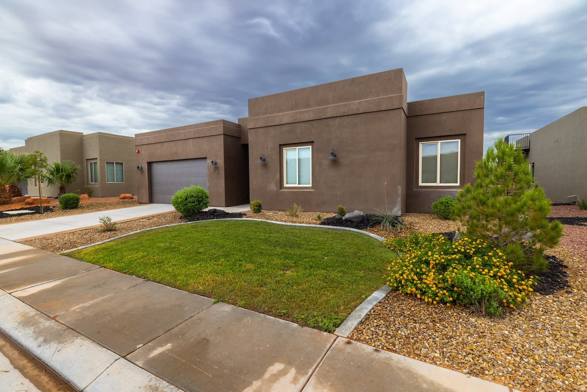 RETREAT AT SAND HOLLOW RESORT - Residential