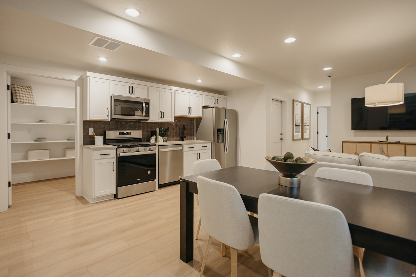 WILLOW ESTATES - Residential