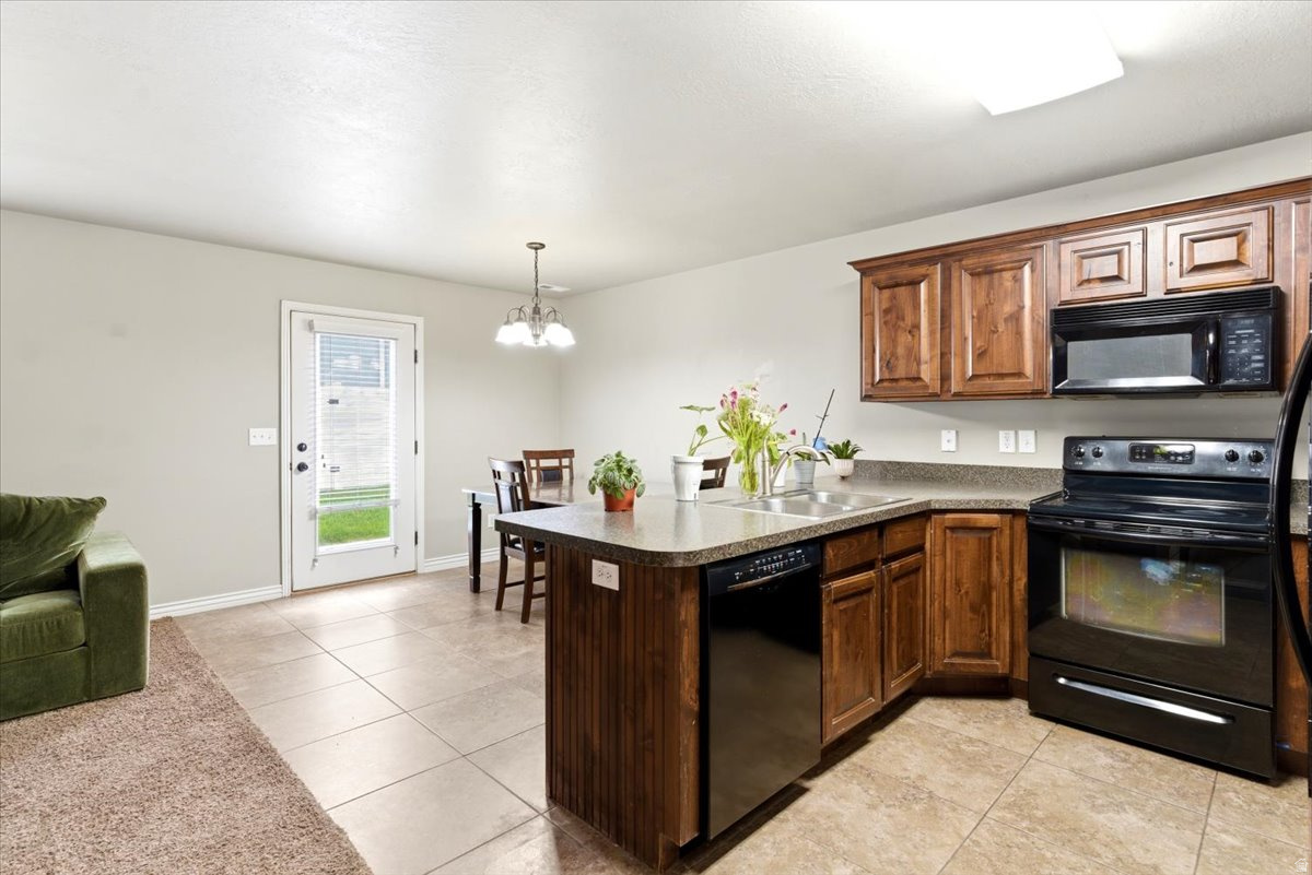 CAMELOT COVE - Residential