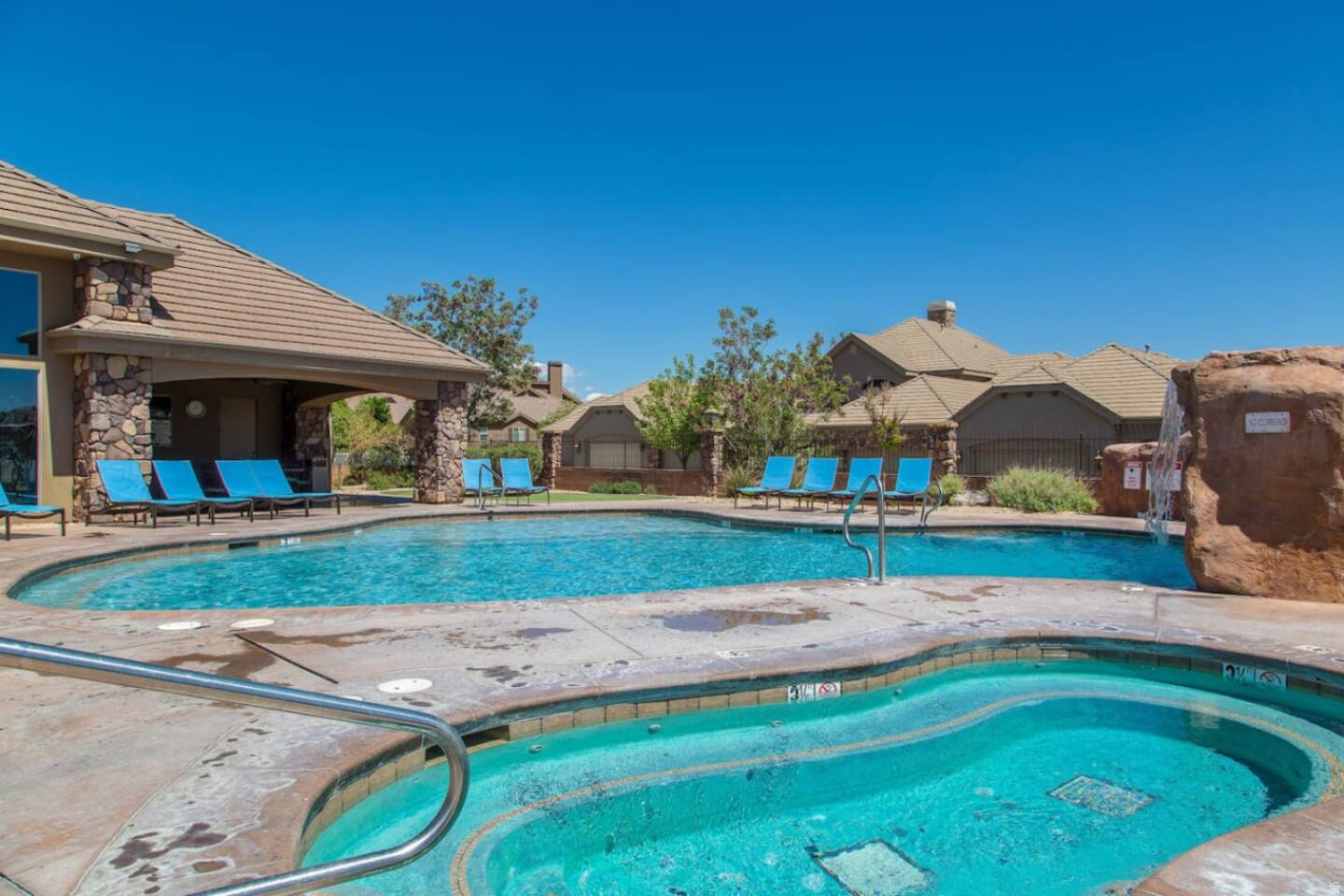 CORAL RIDGE TOWNHOMES PH 3-C - Residential