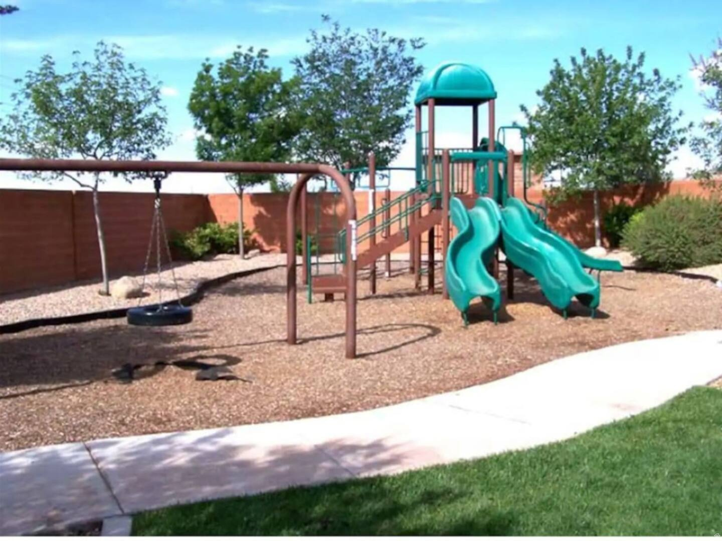 CORAL RIDGE TOWNHOMES PH 3-C - Residential