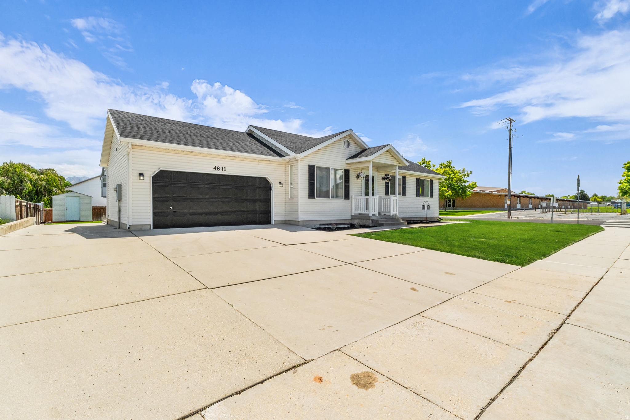 CHERRY HOLLOW - Residential