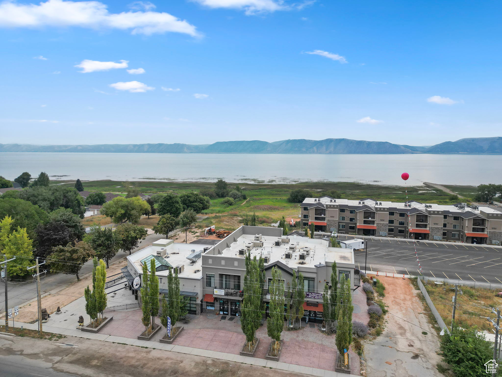 GARDEN CITY LAKE RESIDENCES - Residential
