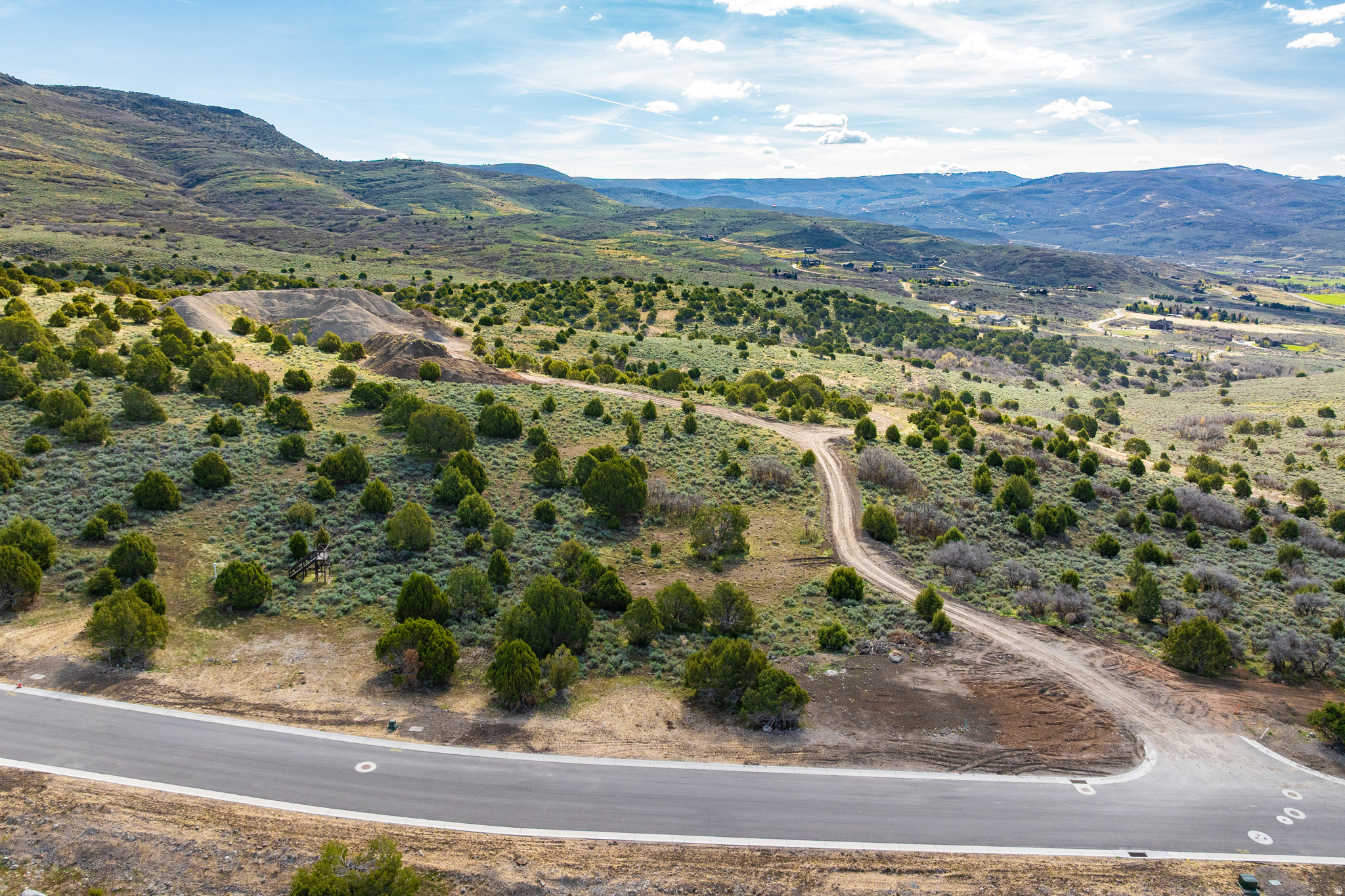 RED LEDGES - Land