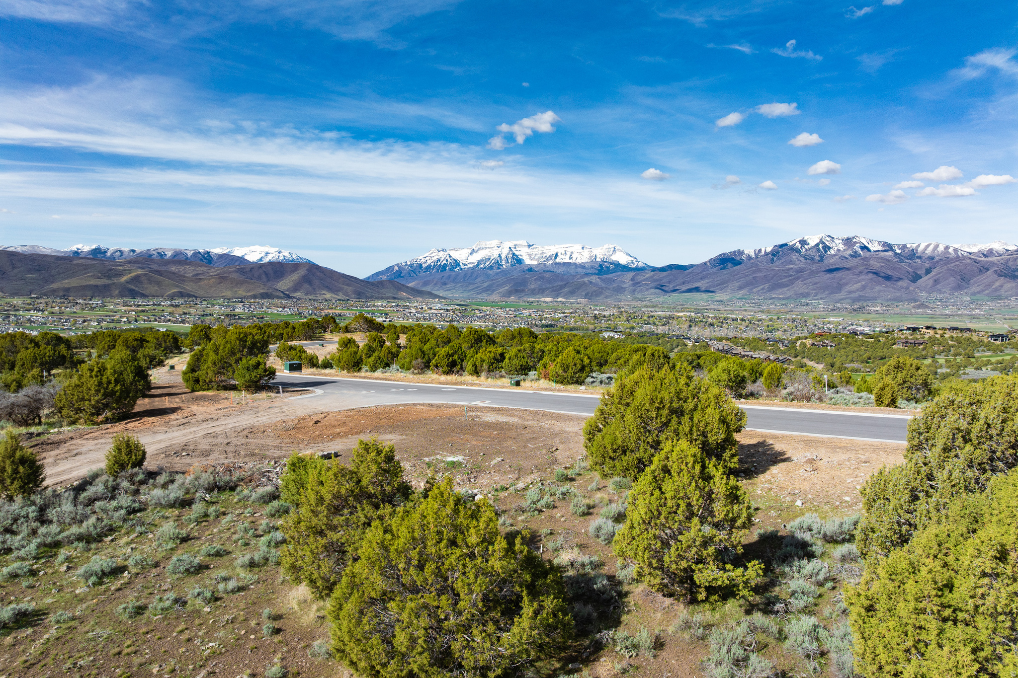 RED LEDGES - Land
