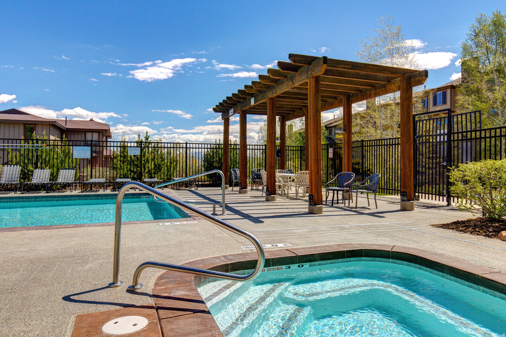 BEAR HOLLOW RIDGE - Residential