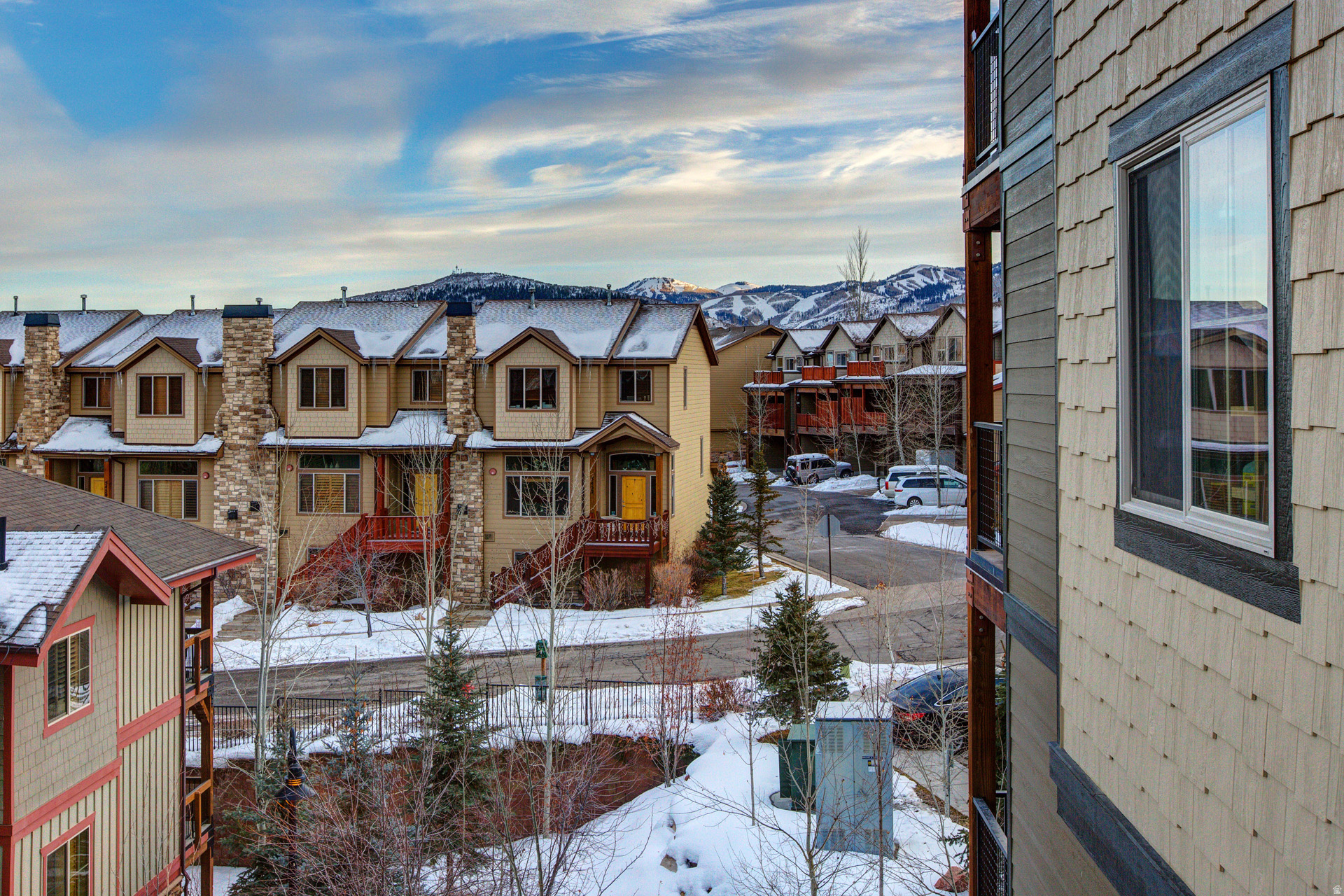 BEAR HOLLOW RIDGE - Residential