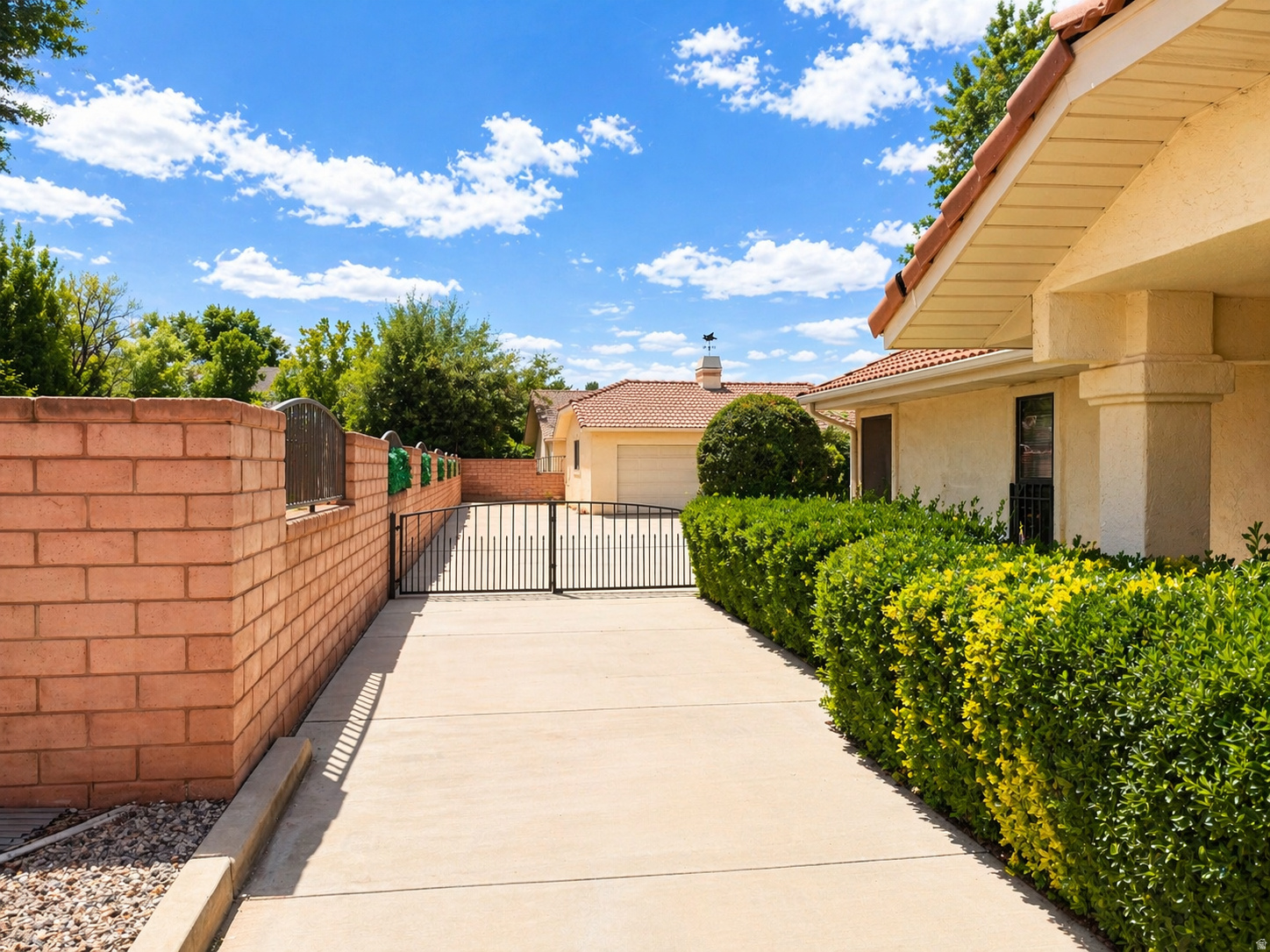 BLOOMINGTON RANCHES 6 AMD - Residential