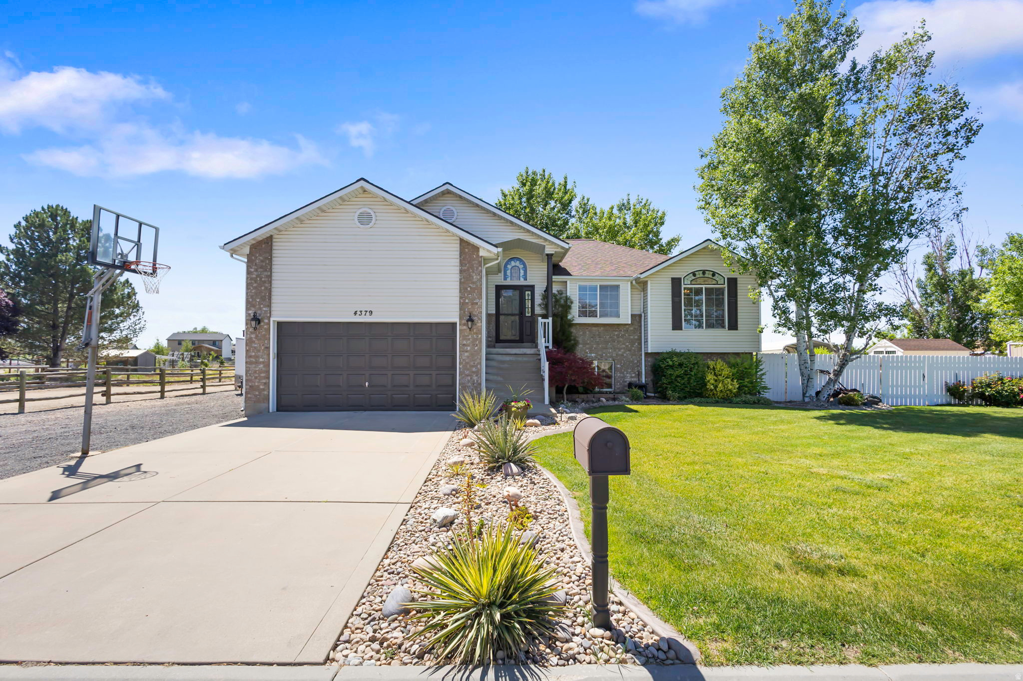 REGAL COUNTERY STATE - Residential