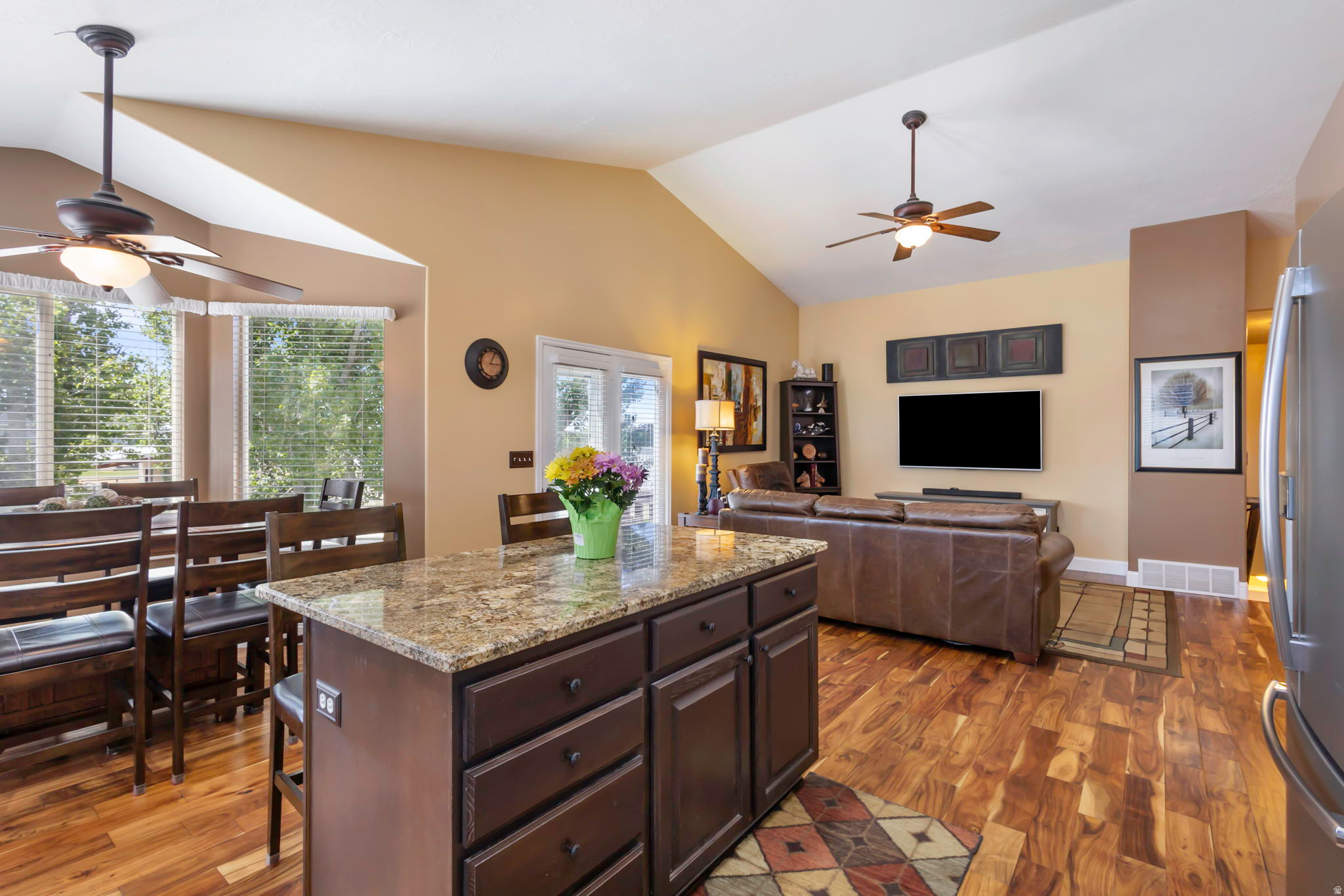 REGAL COUNTERY STATE - Residential