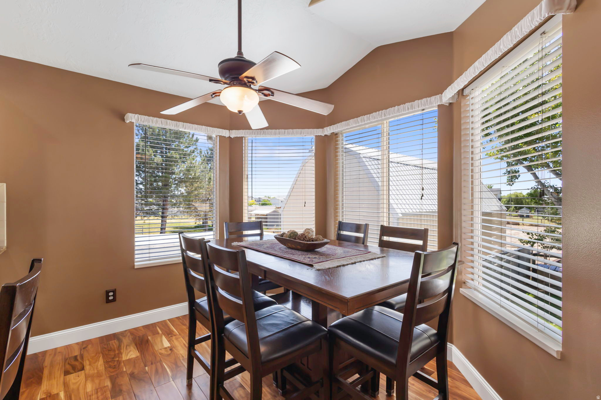 REGAL COUNTERY STATE - Residential