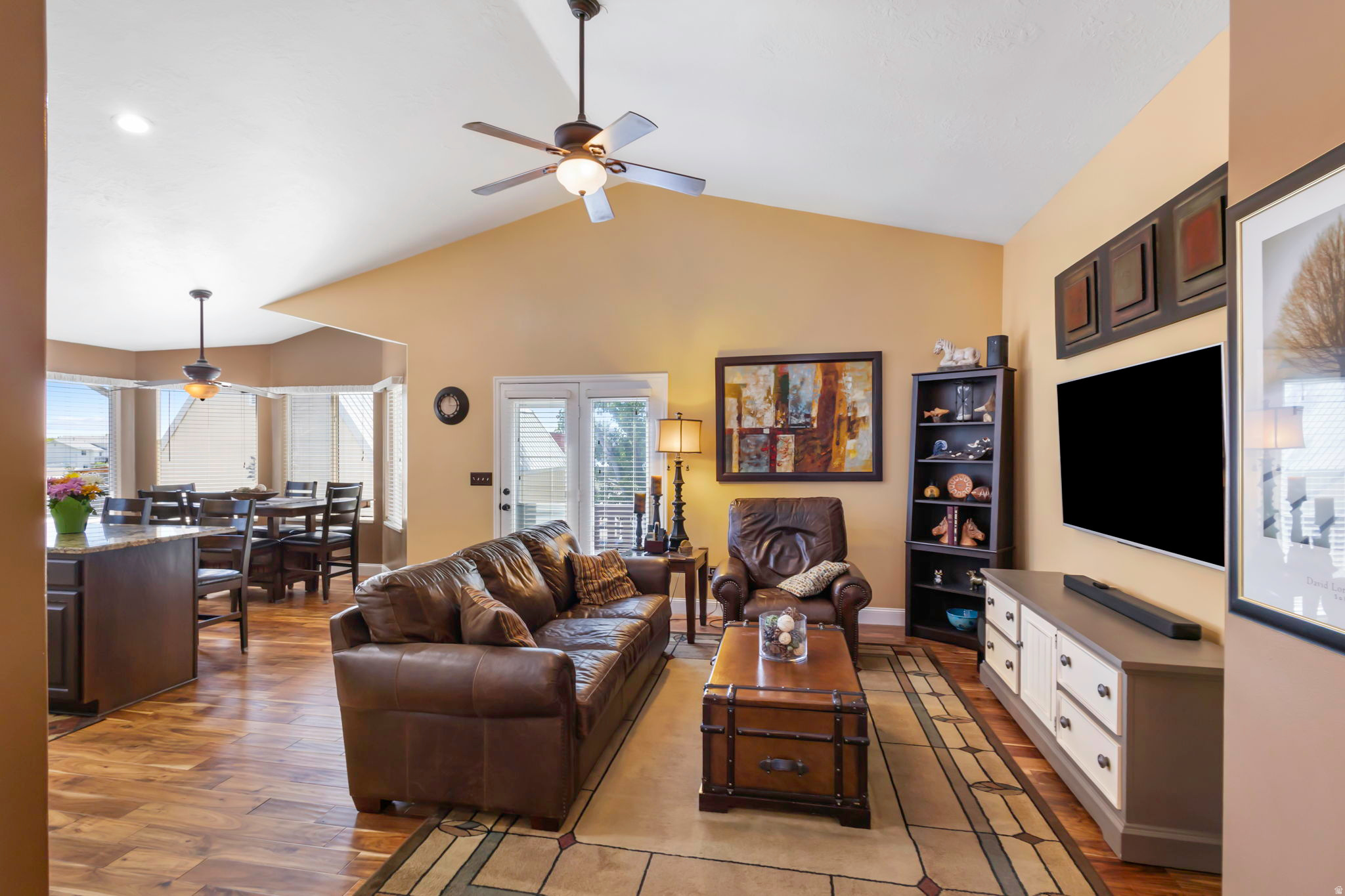 REGAL COUNTERY STATE - Residential
