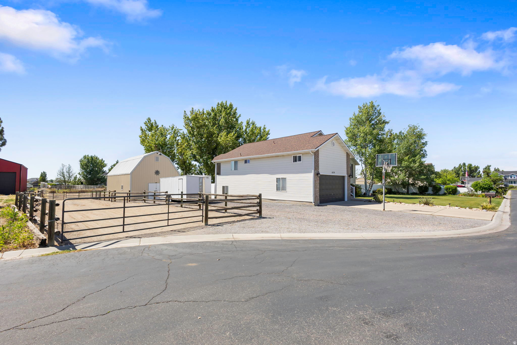 REGAL COUNTERY STATE - Residential