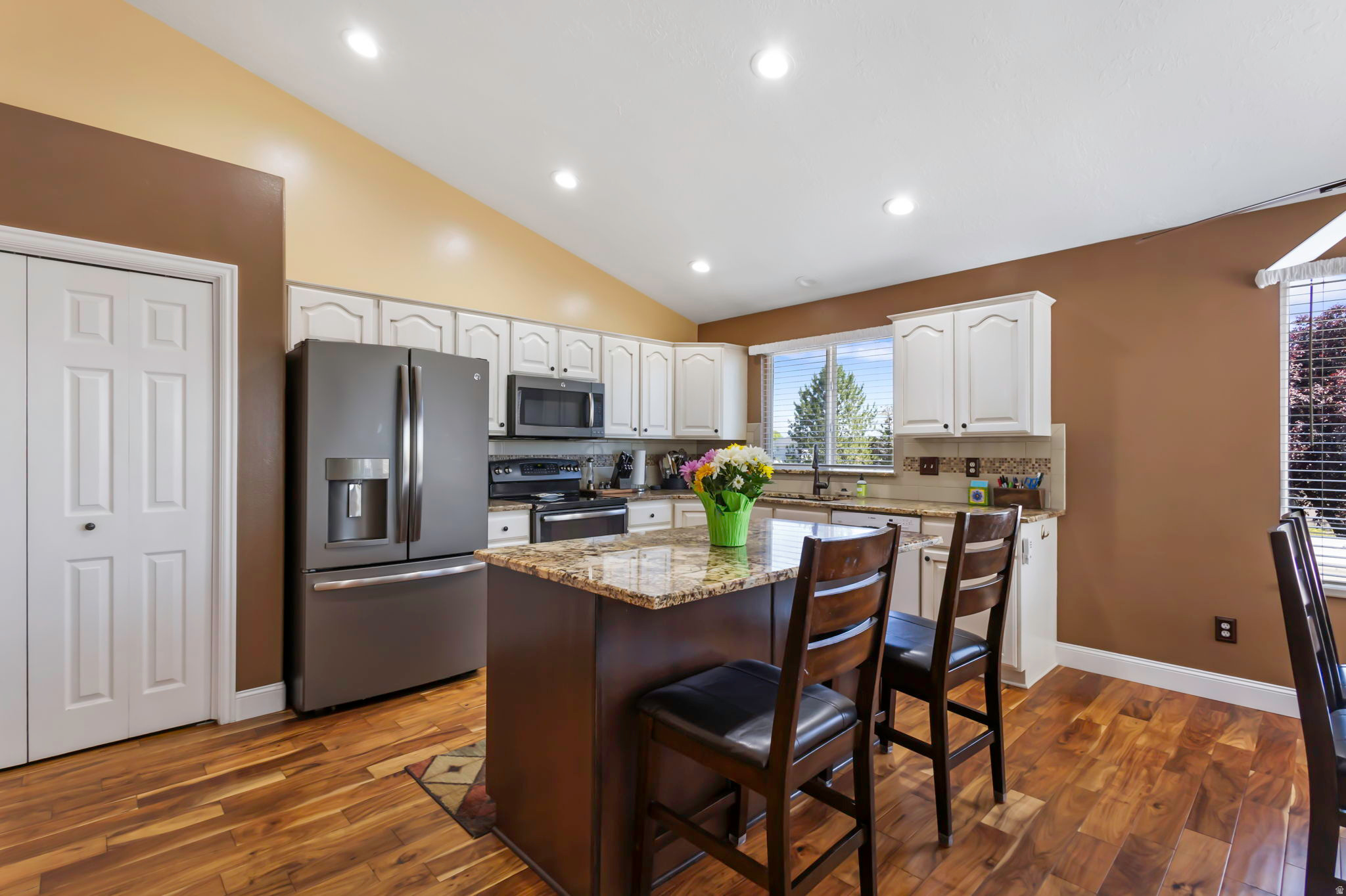 REGAL COUNTERY STATE - Residential