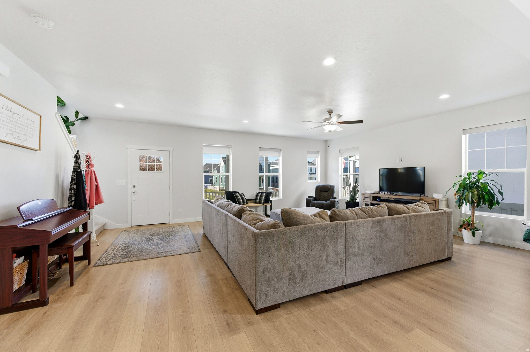 HILL FARMS - Residential