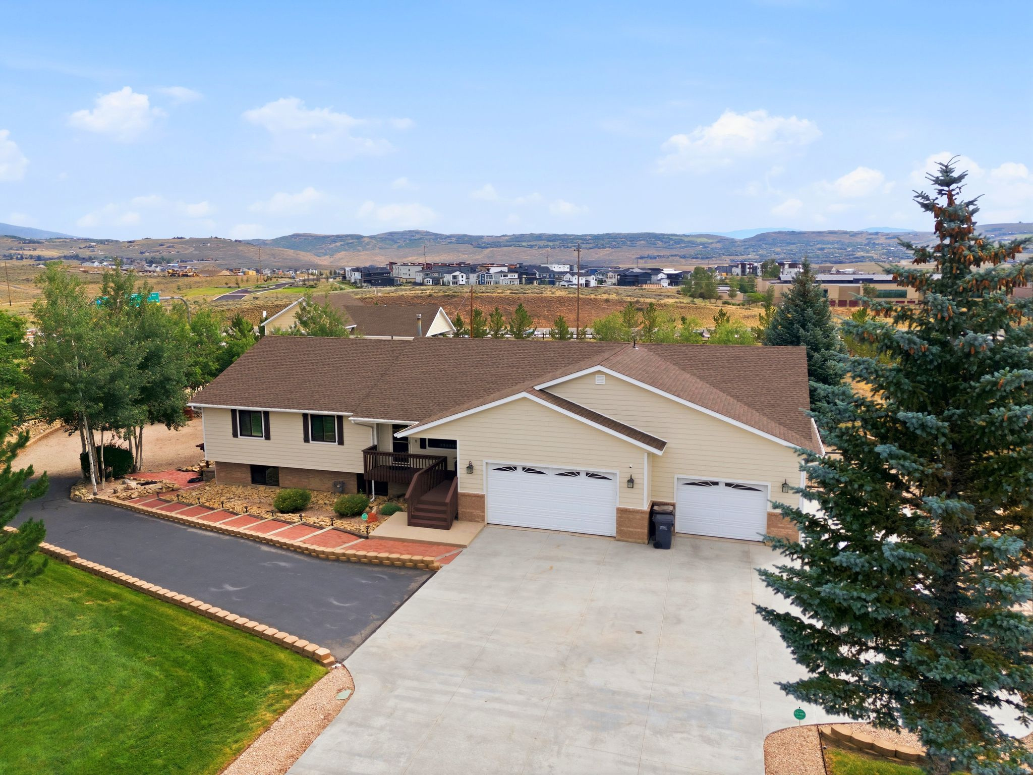 HIGHLAND ESTATES - Residential