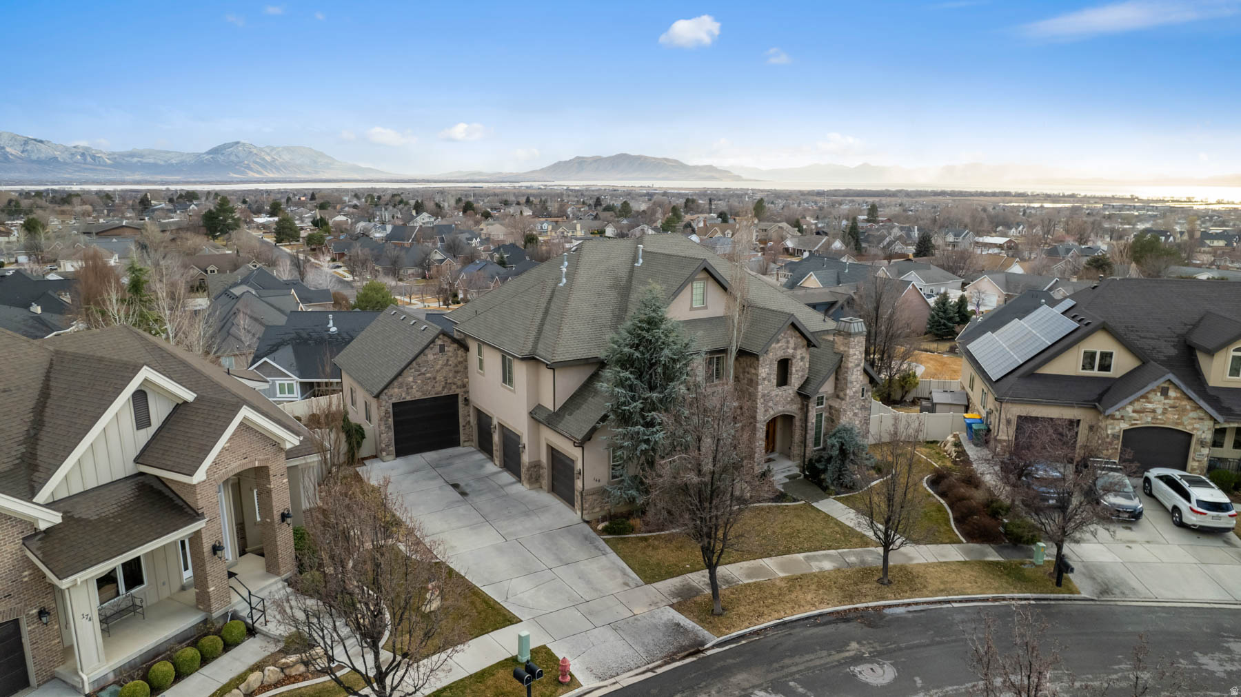 THE CLIFFS - Residential