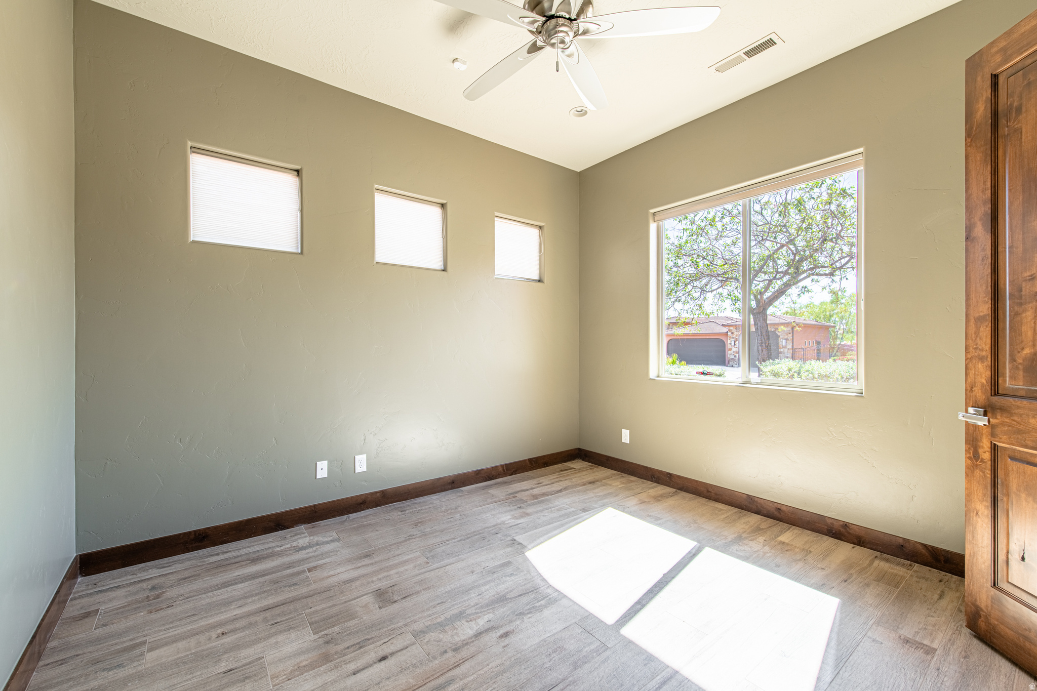 RED MOUNTAIN ESTATES - Residential