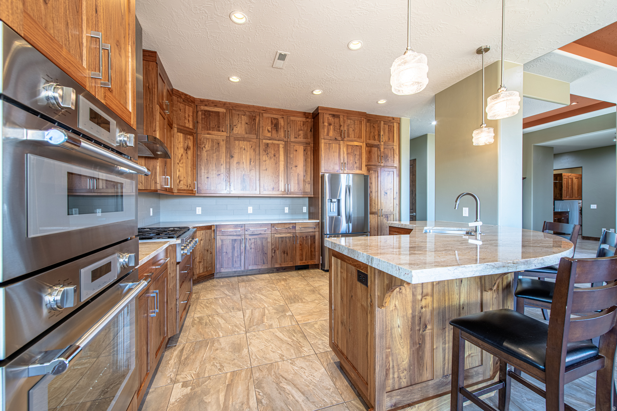 RED MOUNTAIN ESTATES - Residential