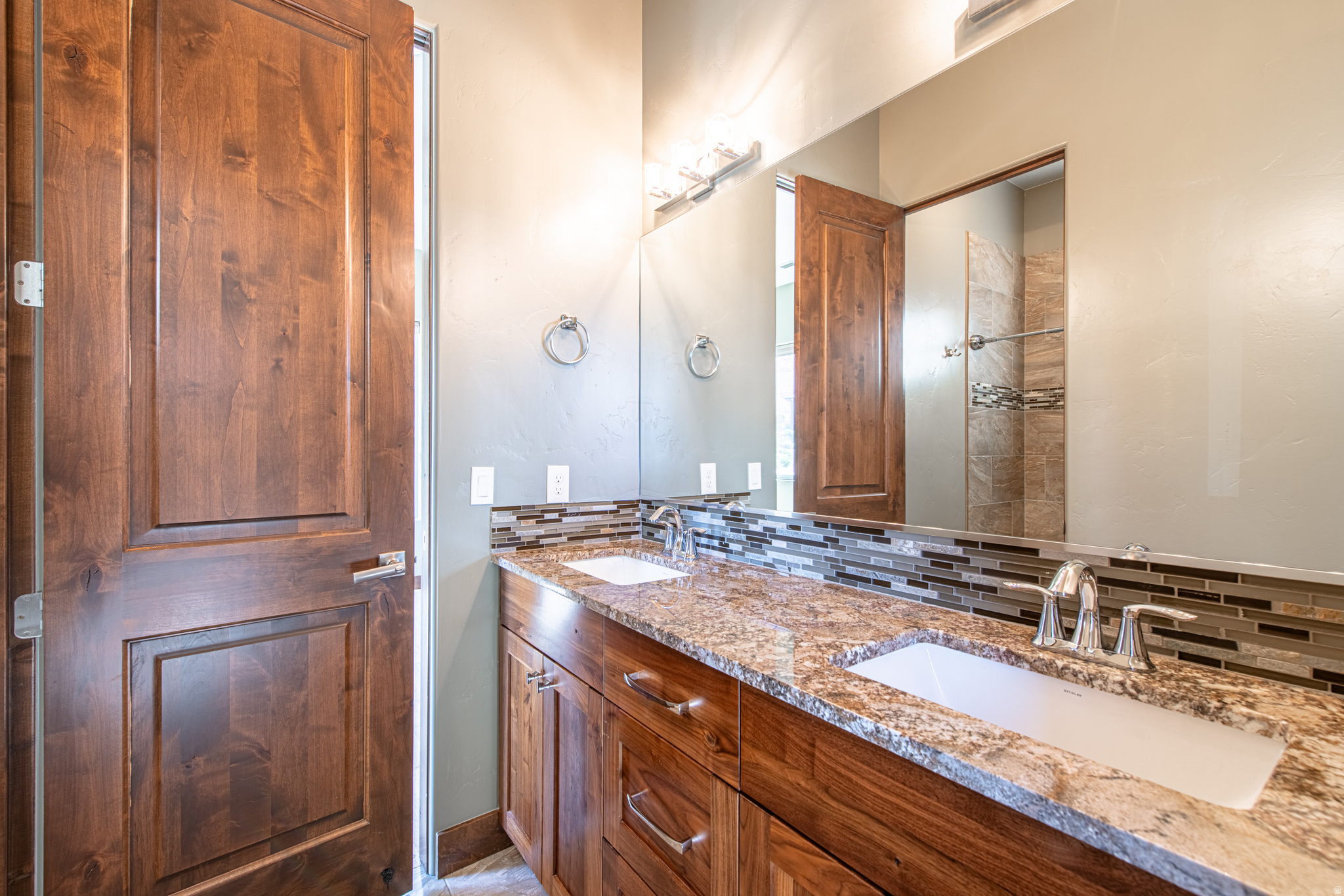 RED MOUNTAIN ESTATES - Residential