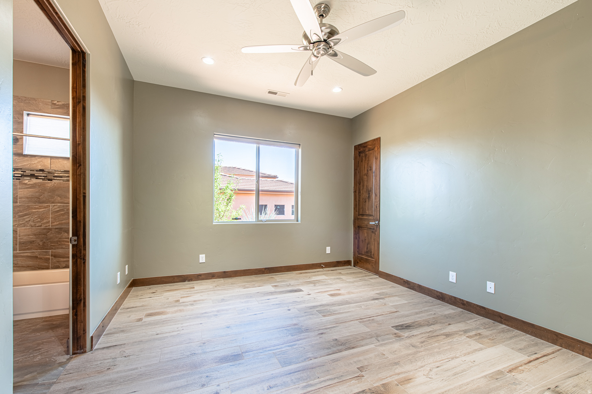 RED MOUNTAIN ESTATES - Residential