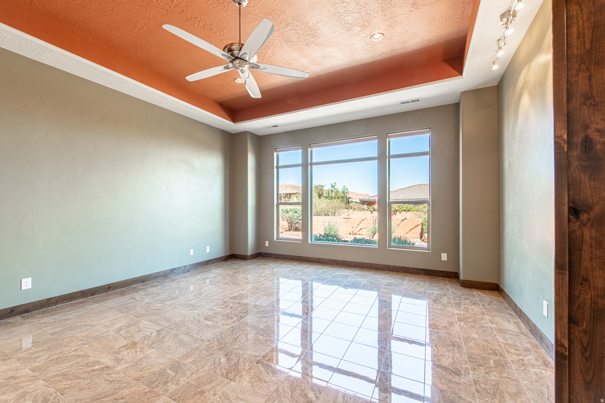 RED MOUNTAIN ESTATES - Residential