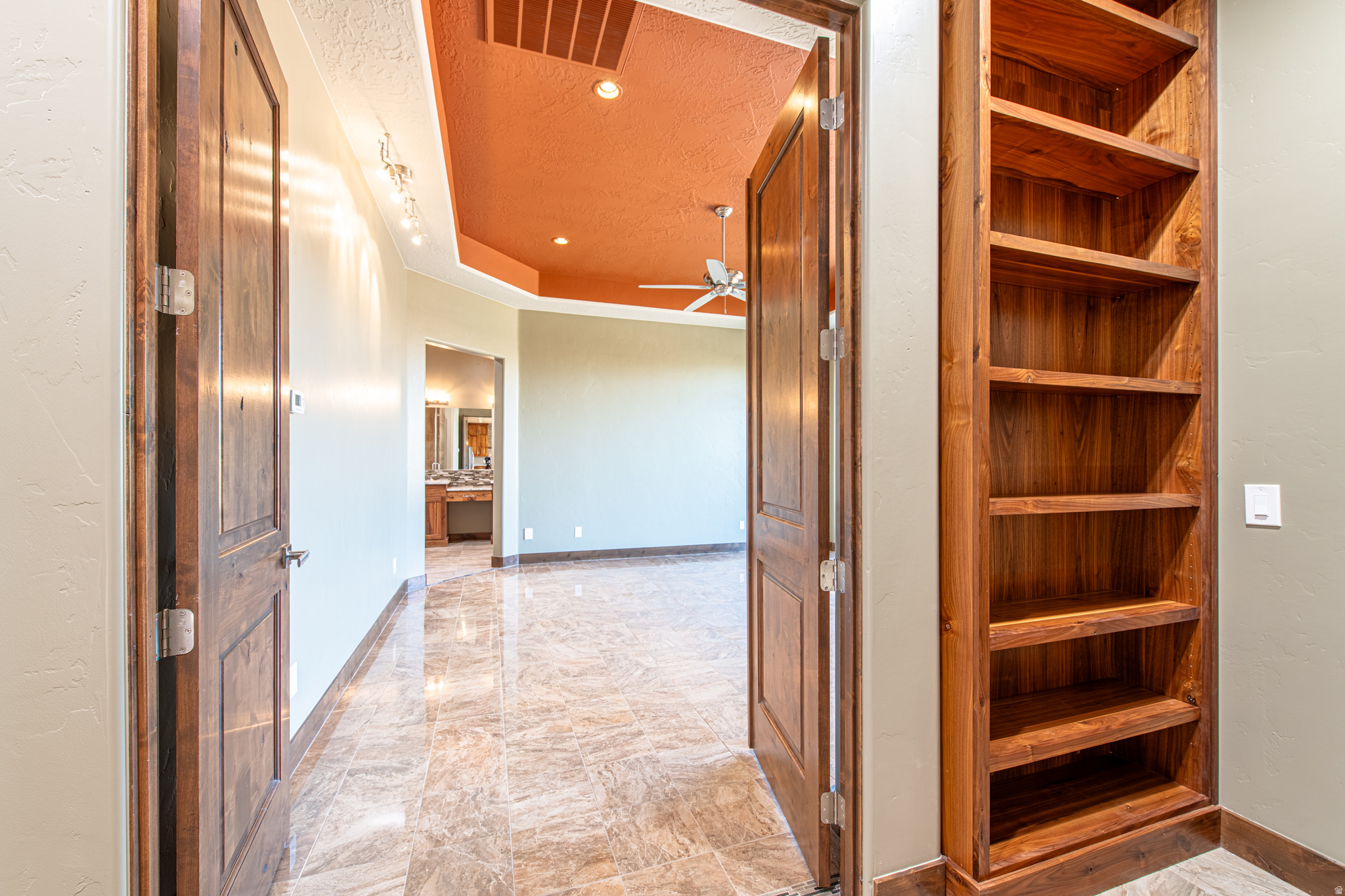 RED MOUNTAIN ESTATES - Residential