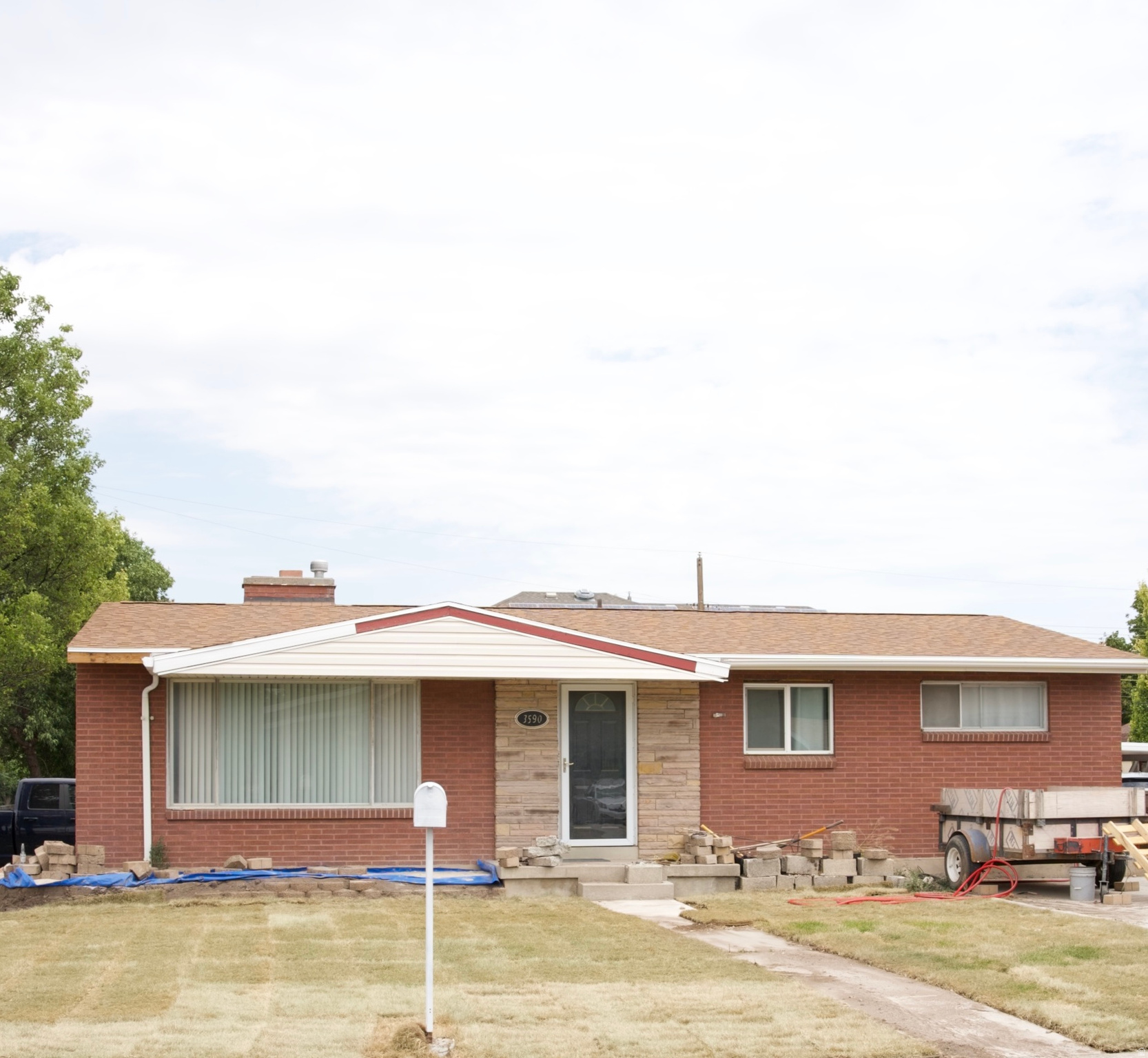 This stunning all-brick design, on site RV parking and room for up to 6 vehicles. functional kitchen and a fenced yard near schools and shops. Square footage figures are provided as a courtesy estimate only and were obtained from county records .  Buyer is advised to obtain an independent measurement.