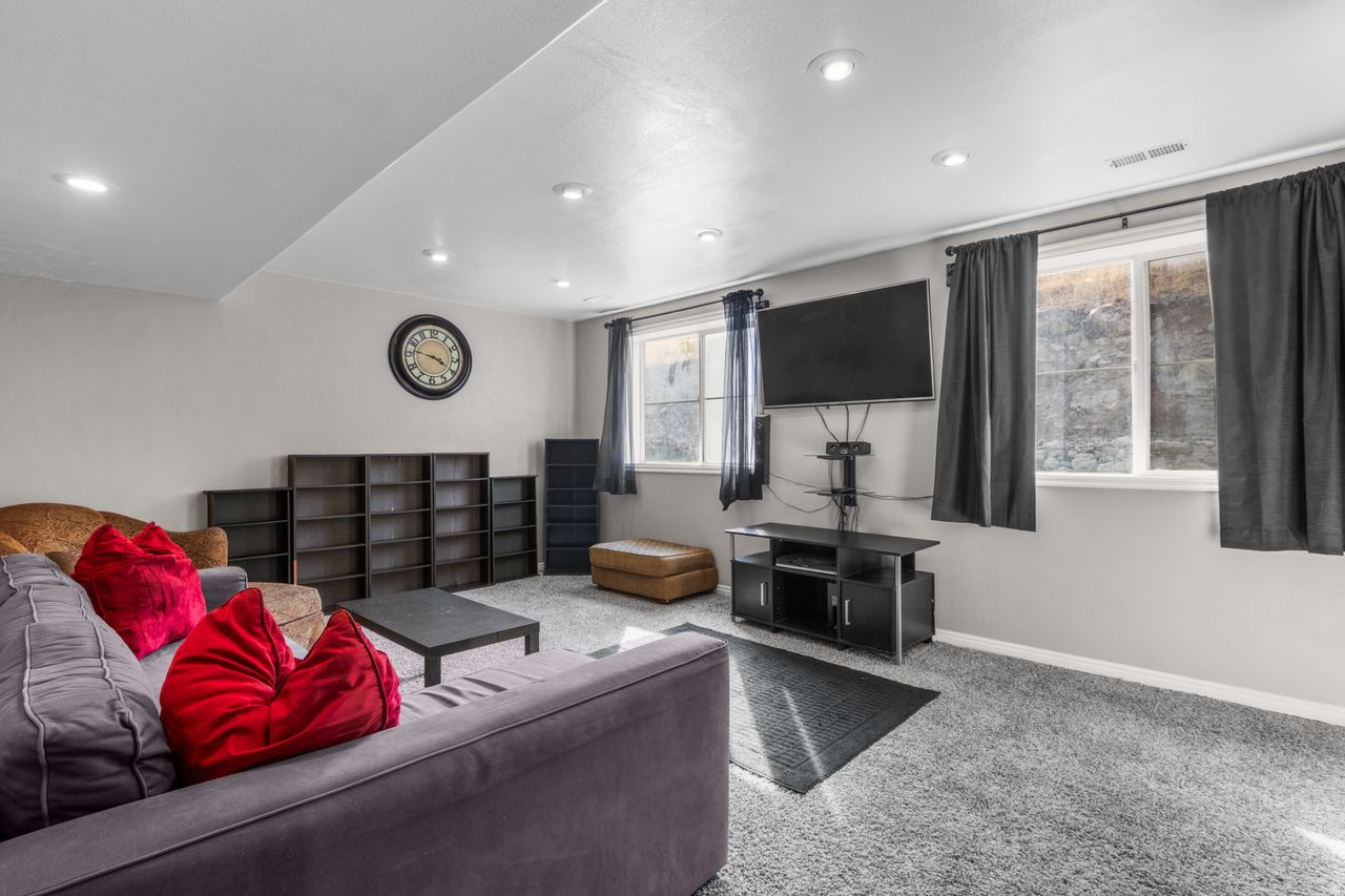 MARBLE HILL EST - Residential