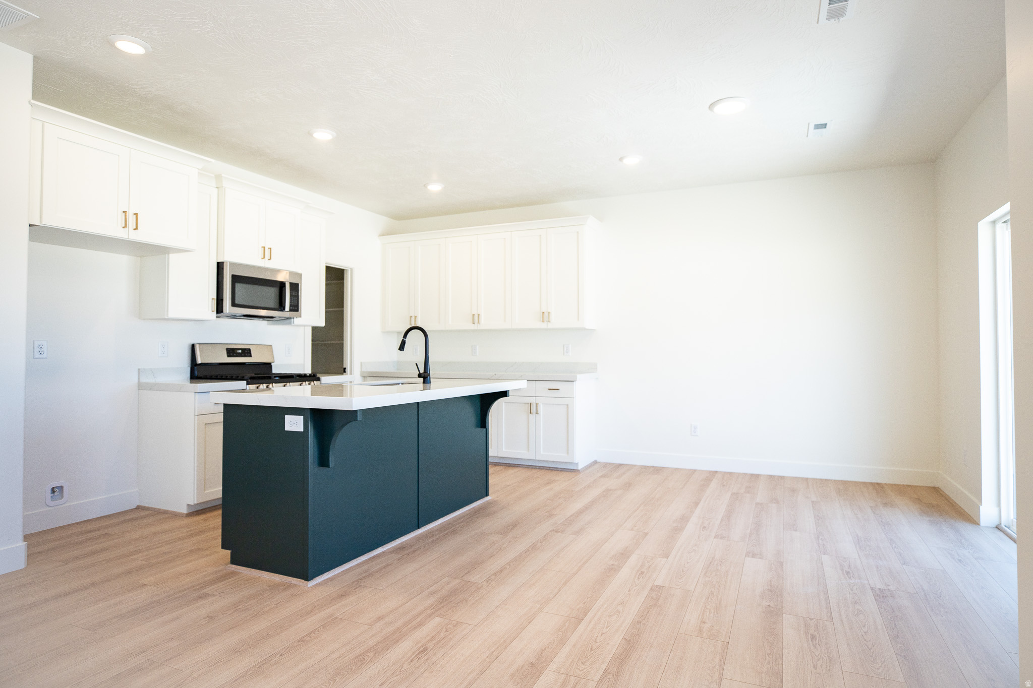 LOMOND HEIGHTS - Residential