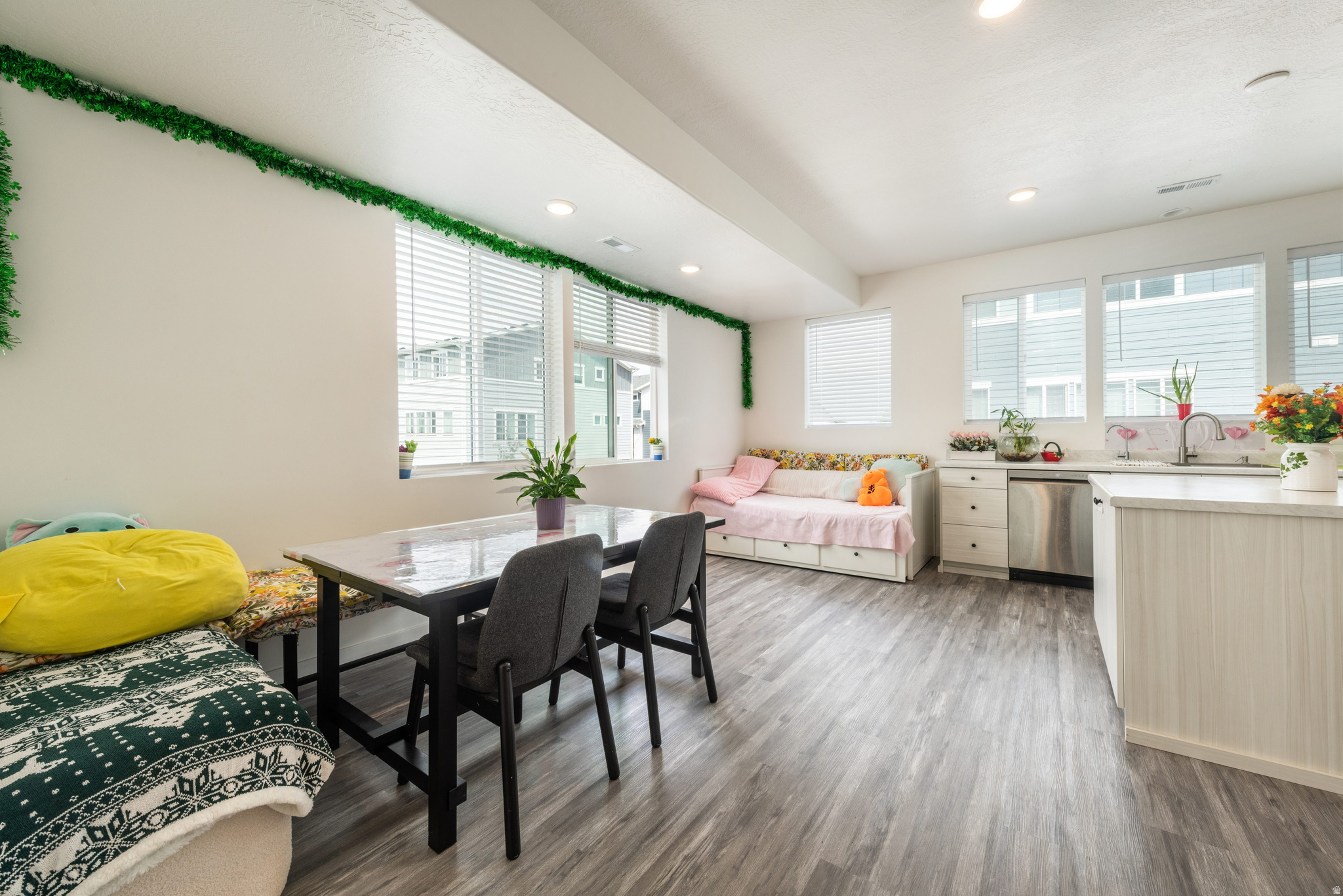 MONTEBELLO - Residential