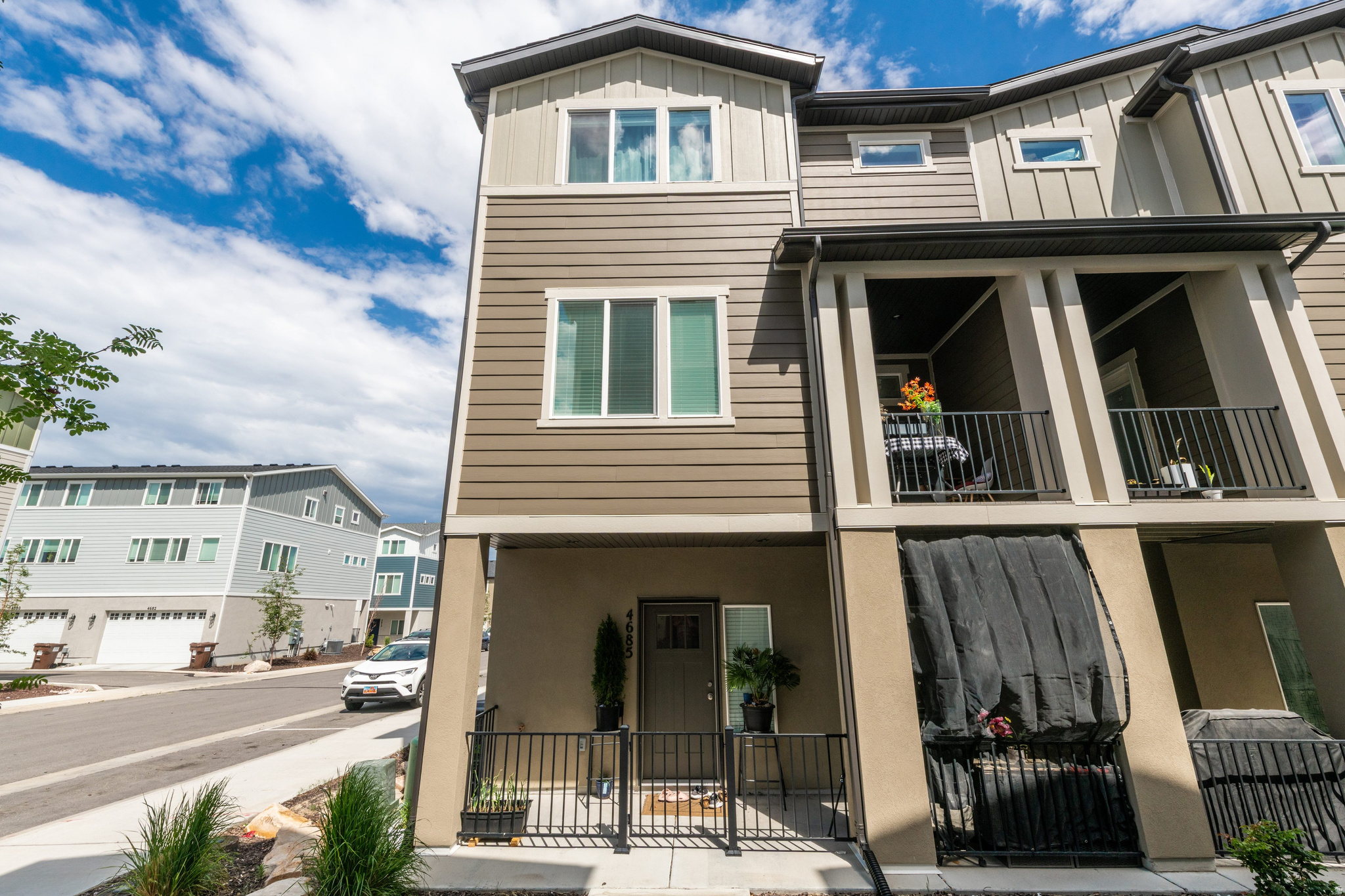 MONTEBELLO - Residential