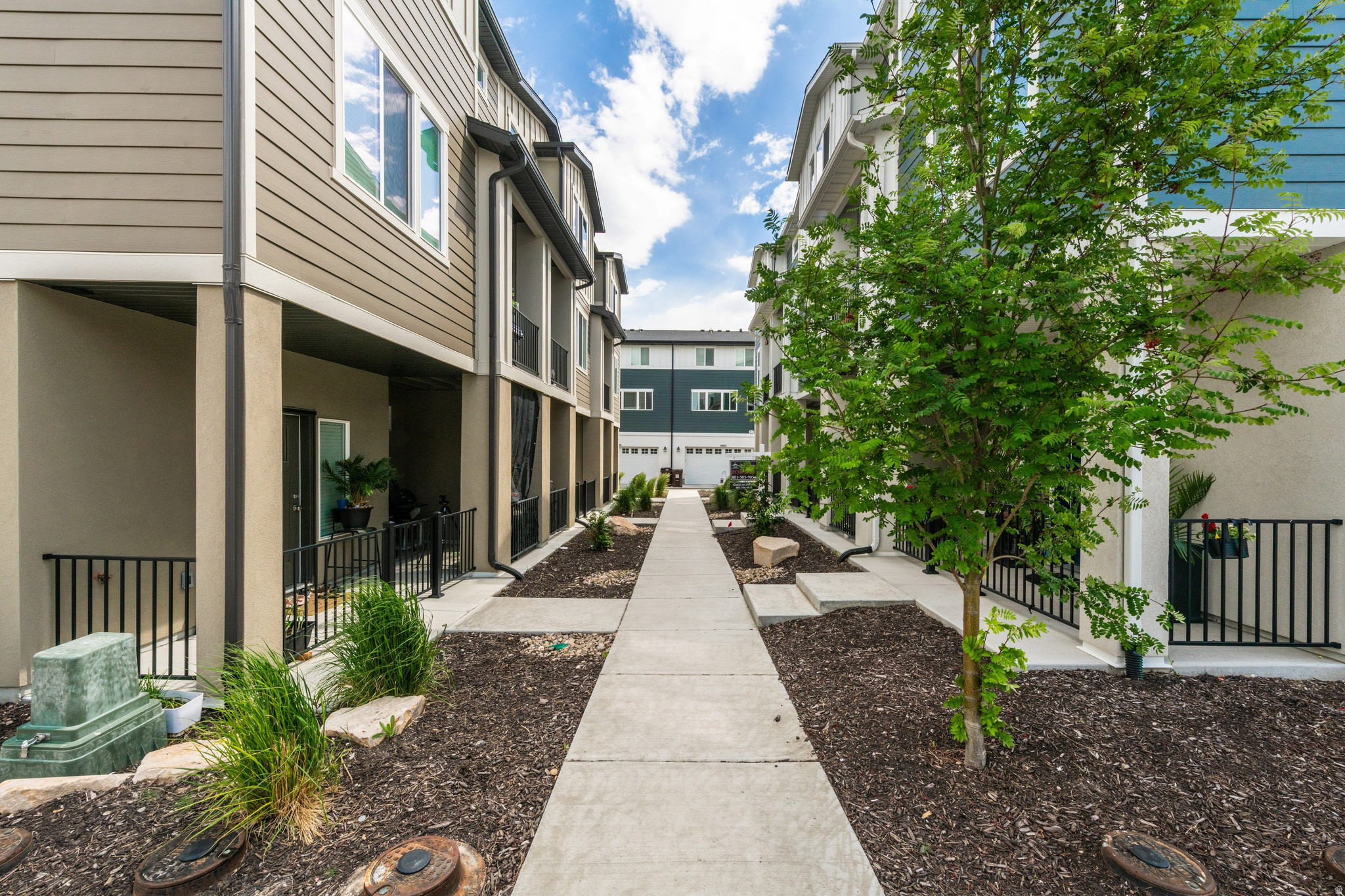MONTEBELLO - Residential