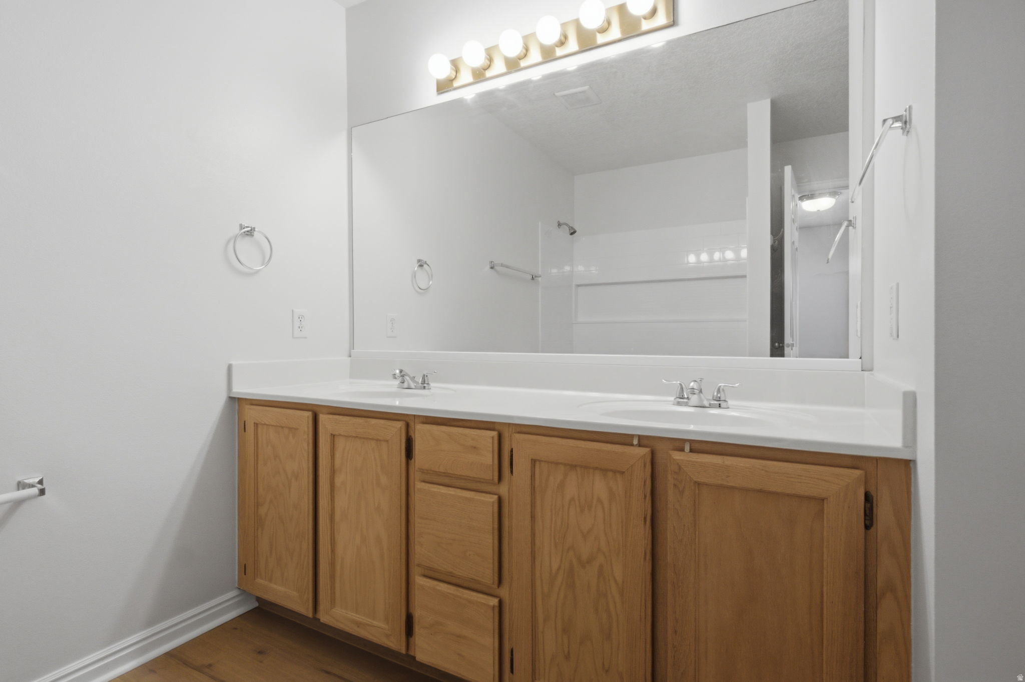 EASTGATE - Residential