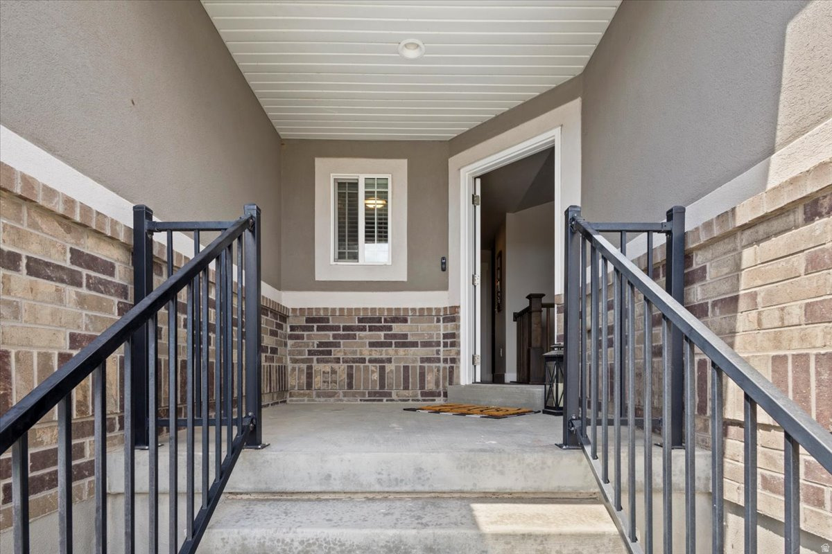 BENCHES AT SOUTHRIM - Residential