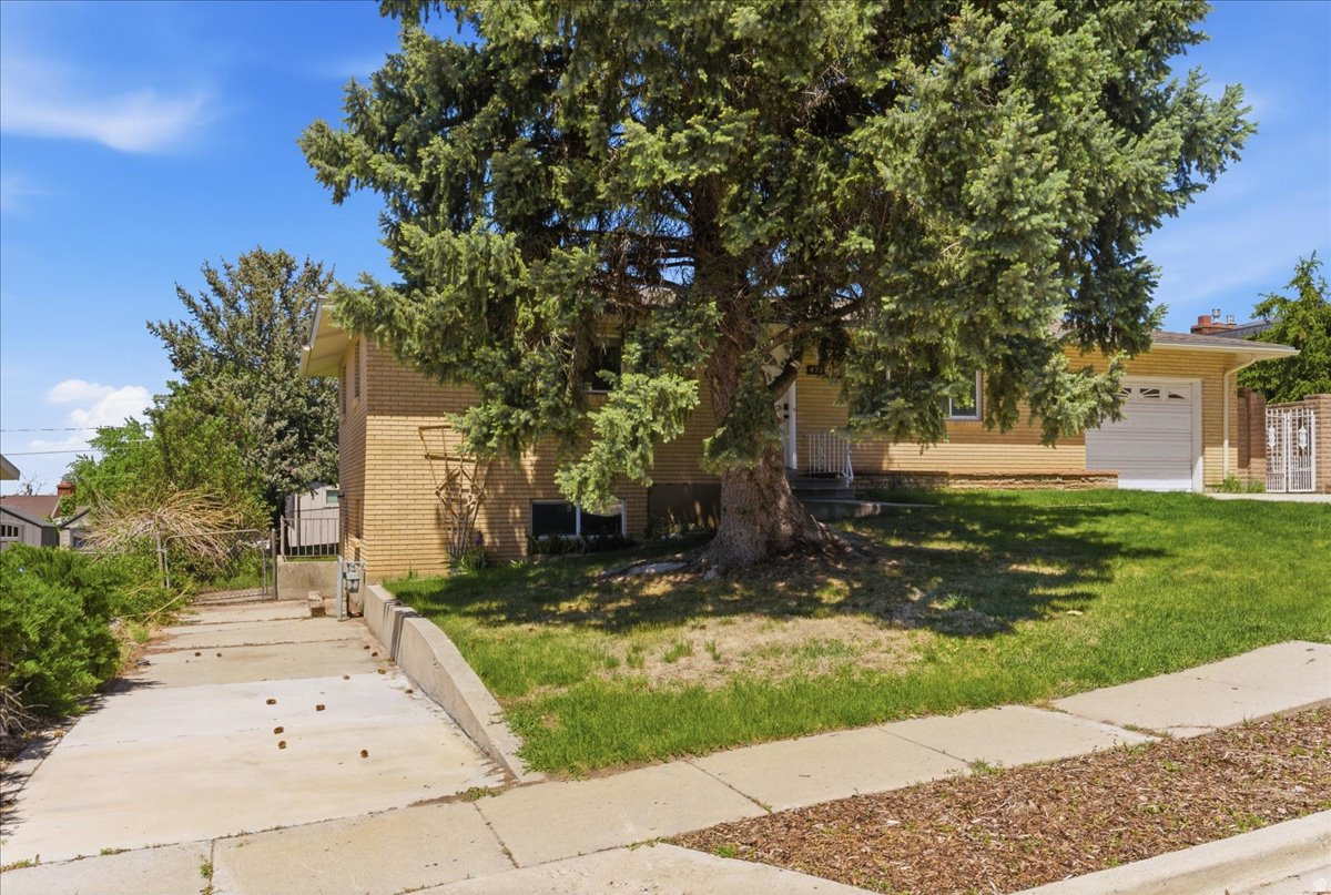 CANYON CREST - Residential