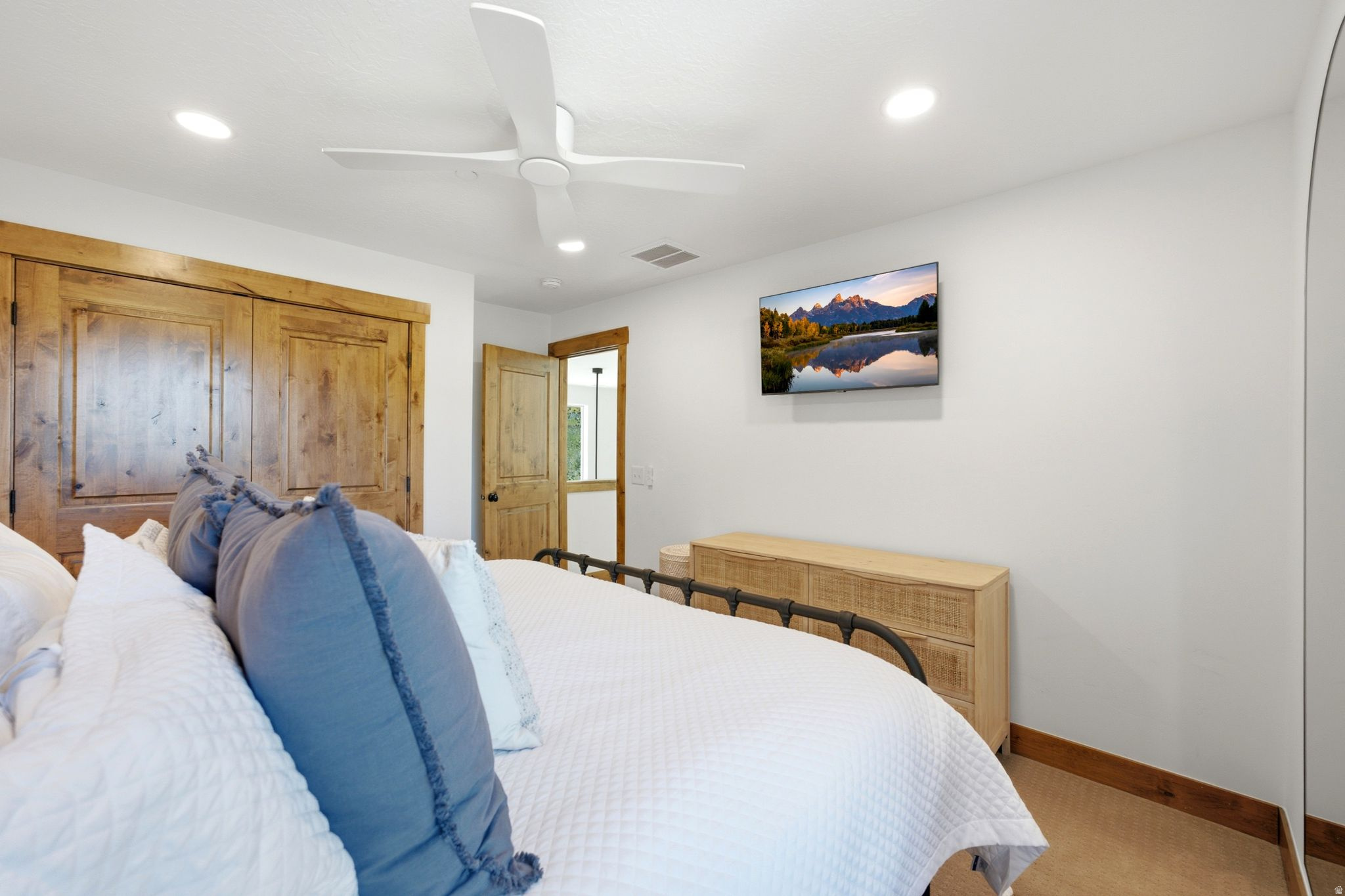 THE RETREAT AT JORDA - Residential