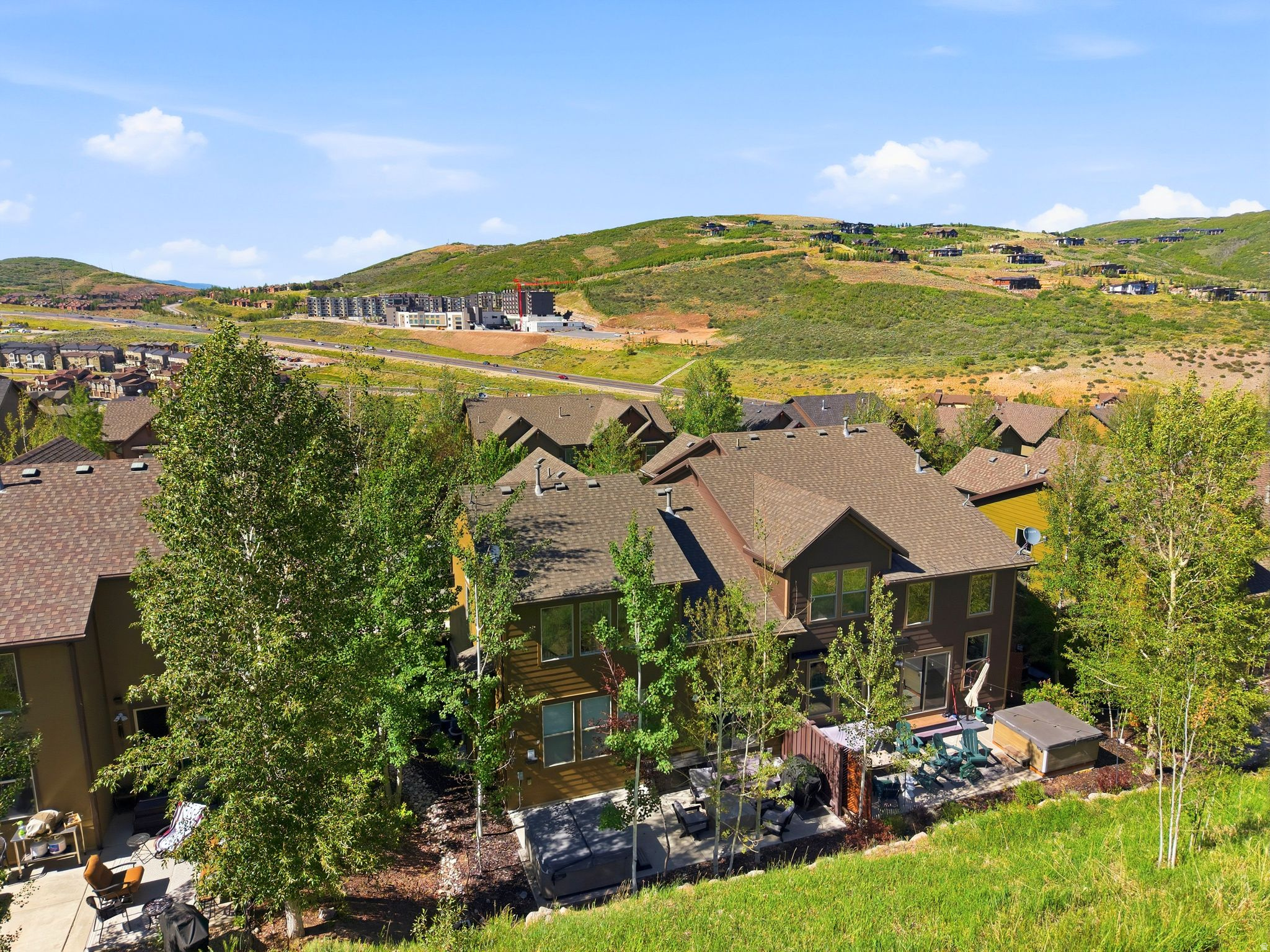 THE RETREAT AT JORDA - Residential