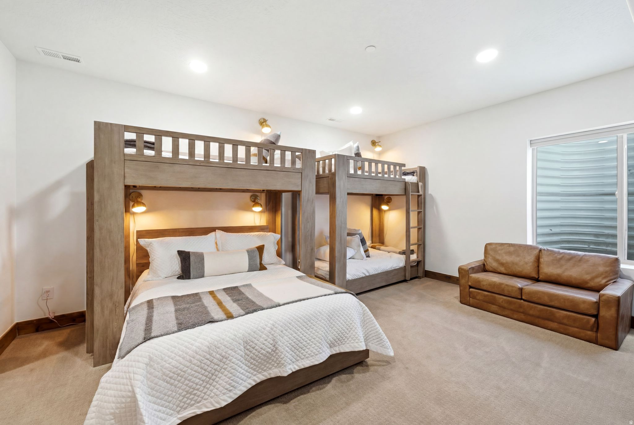 THE RETREAT AT JORDA - Residential