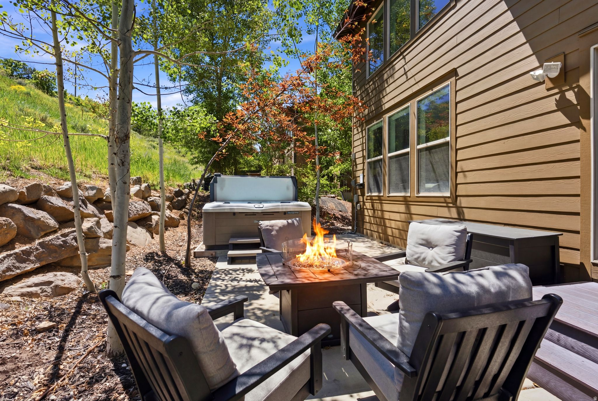 THE RETREAT AT JORDA - Residential