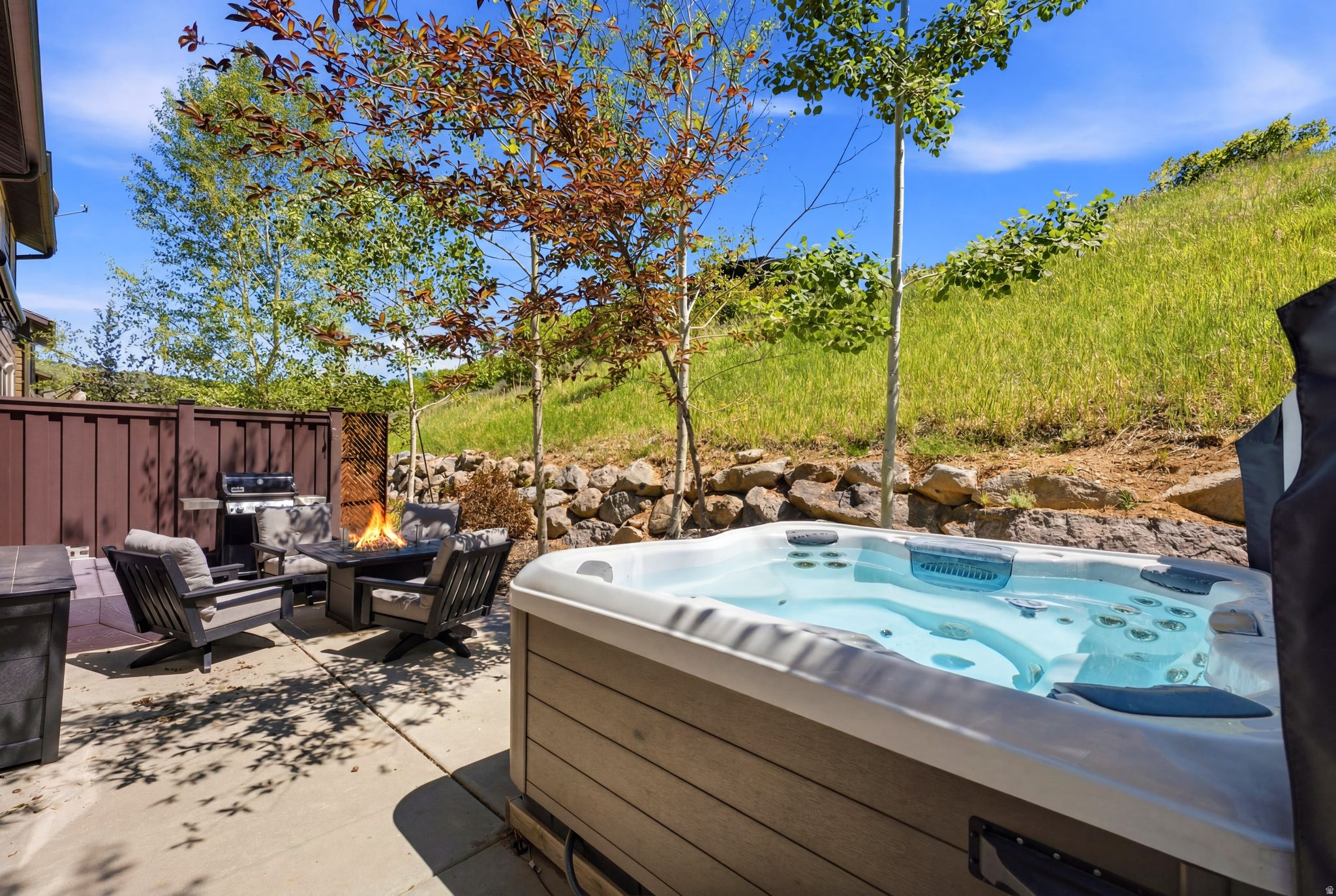 THE RETREAT AT JORDA - Residential