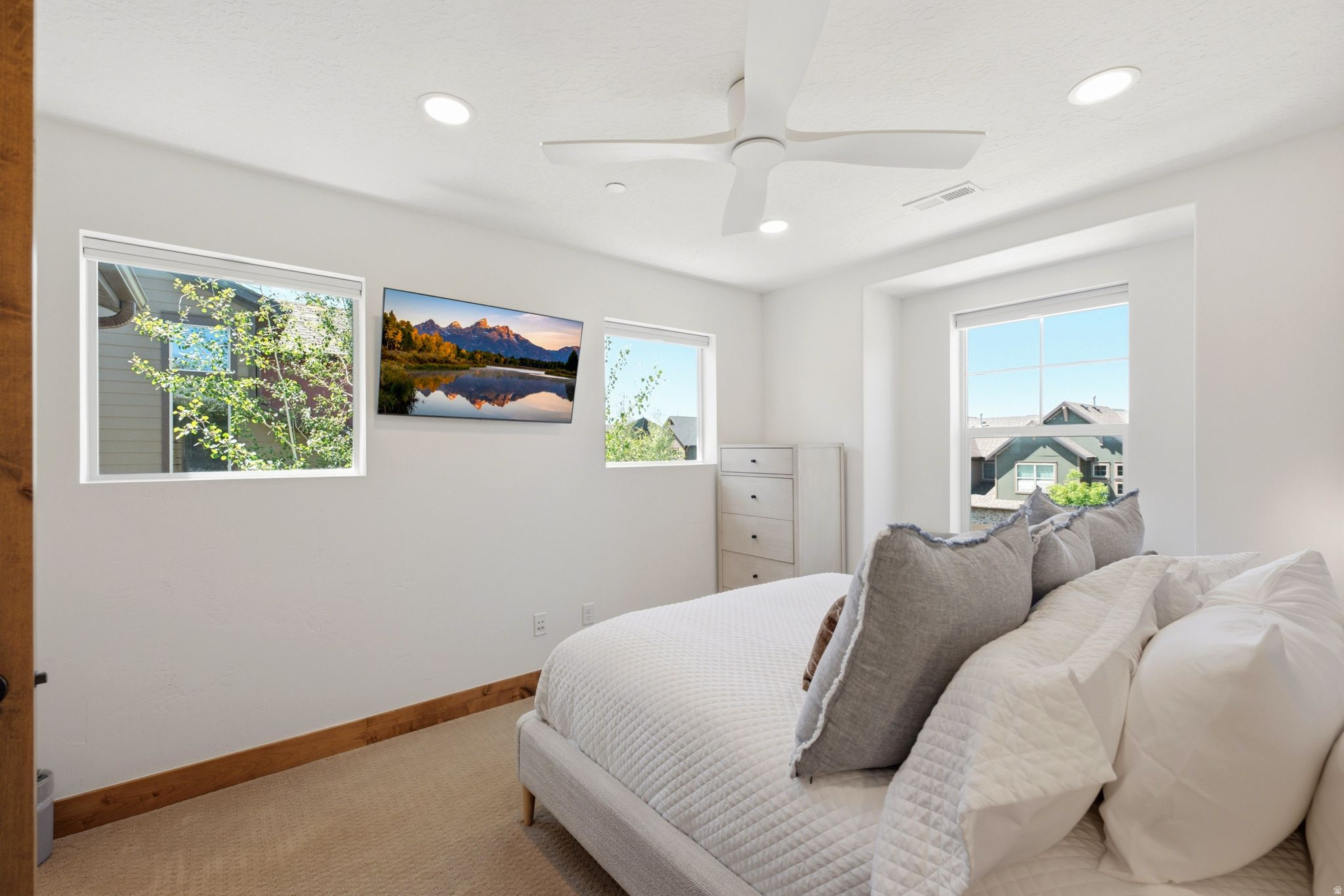 THE RETREAT AT JORDA - Residential