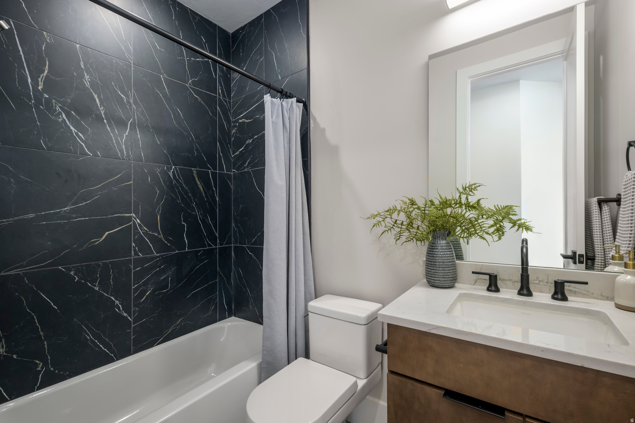 ASPIRE AT HOLLADAY HILLS - Residential