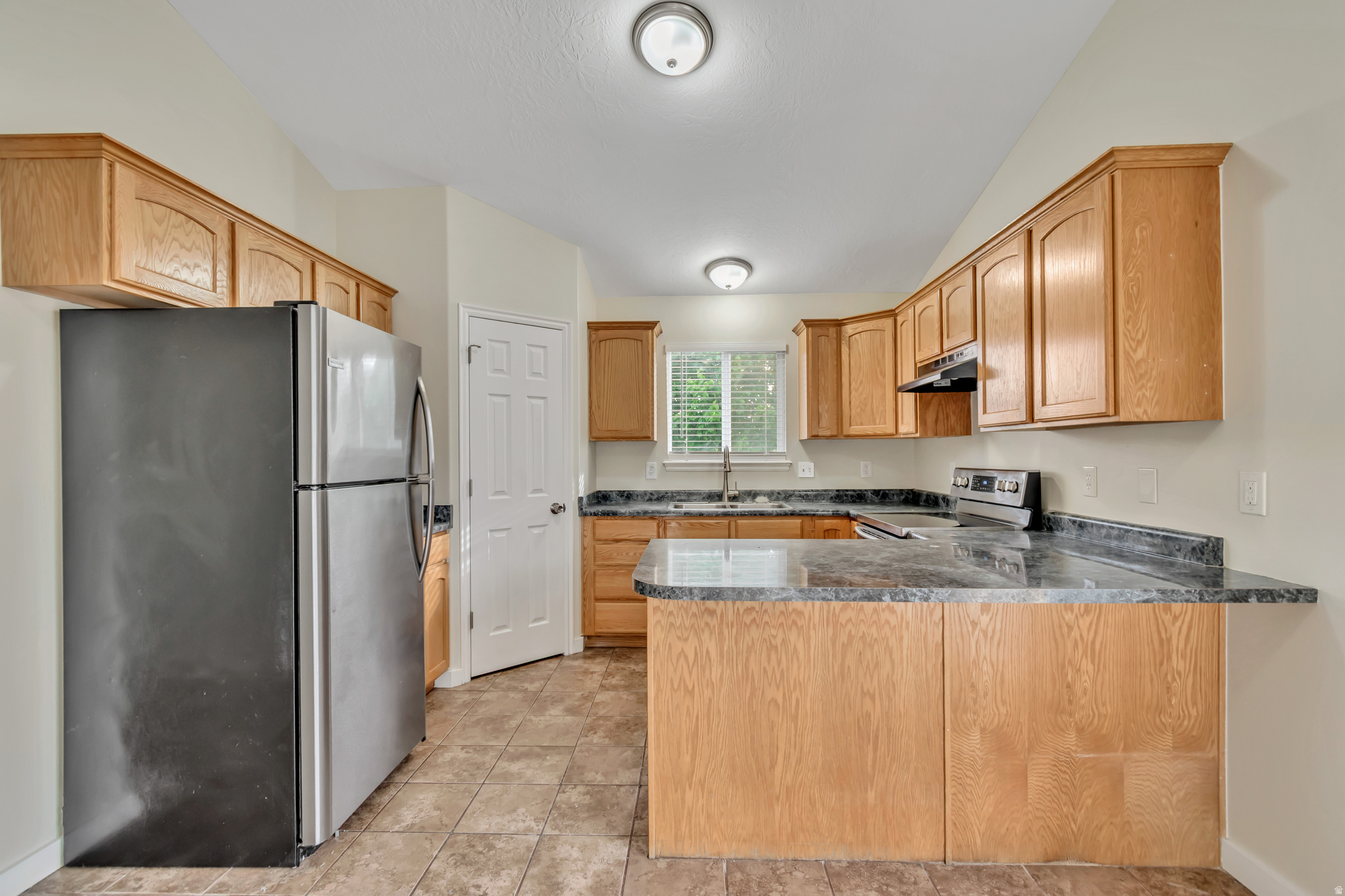 WHISPERING WILLOW - Residential