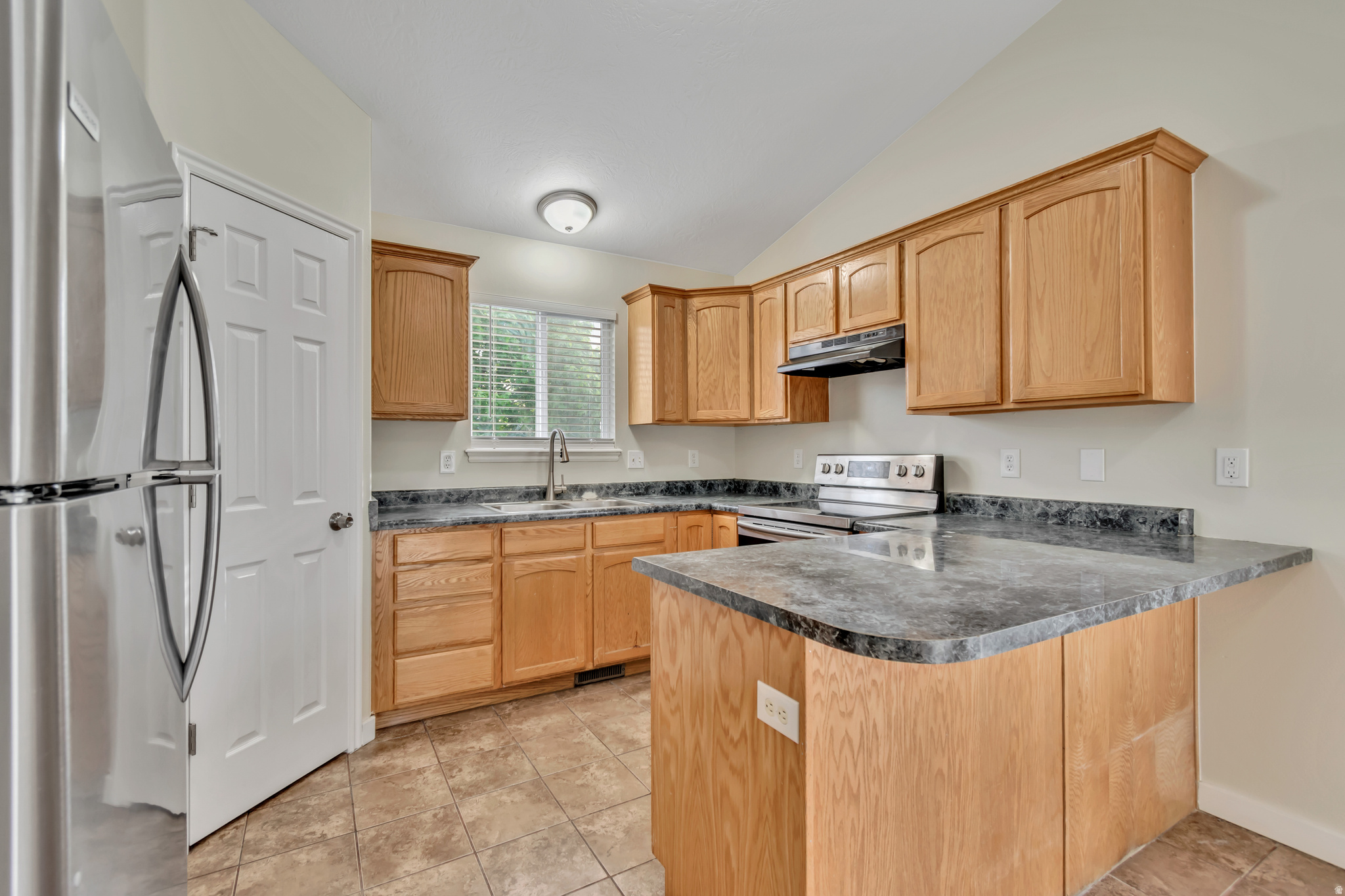 WHISPERING WILLOW - Residential