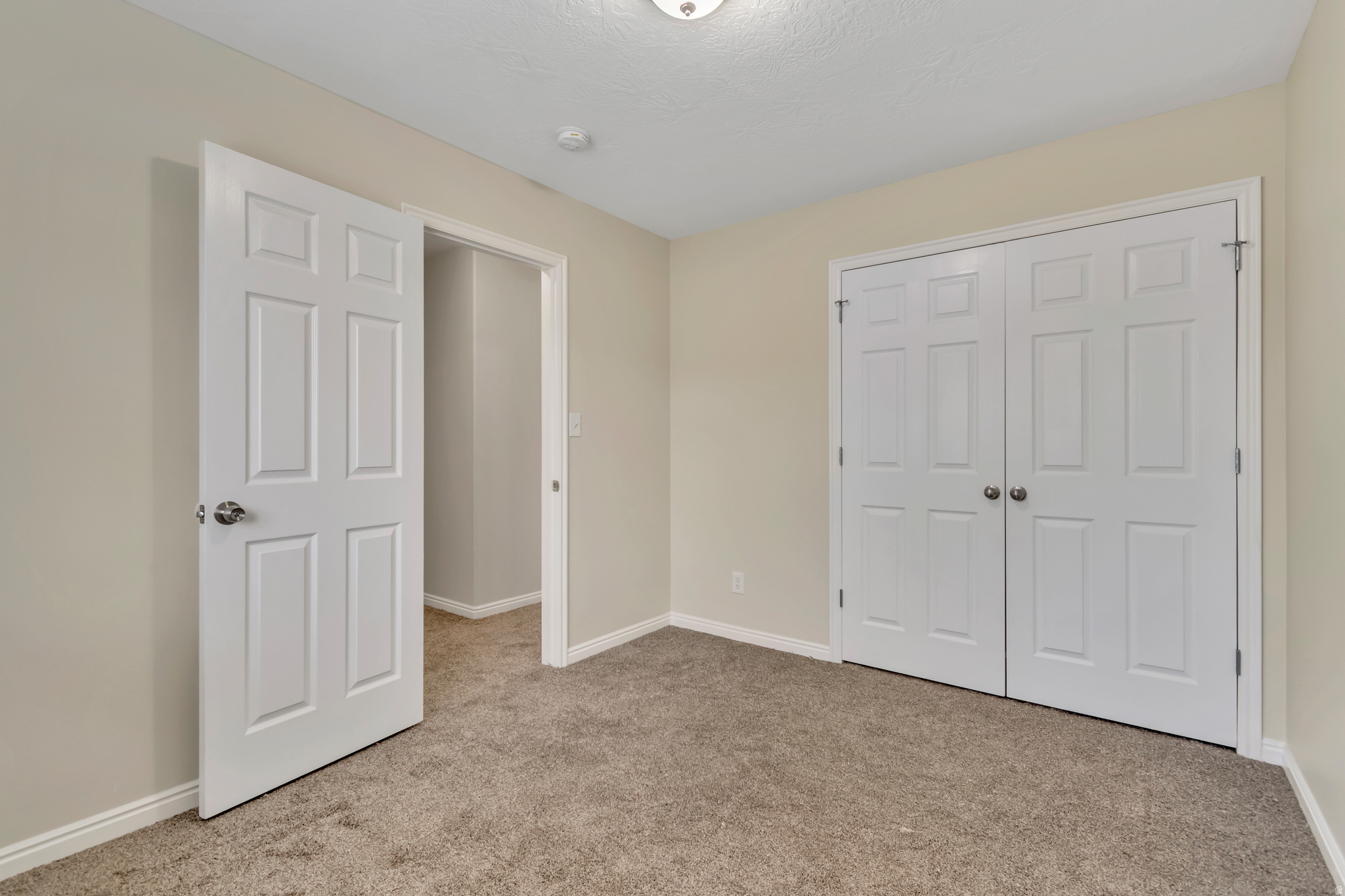 WHISPERING WILLOW - Residential
