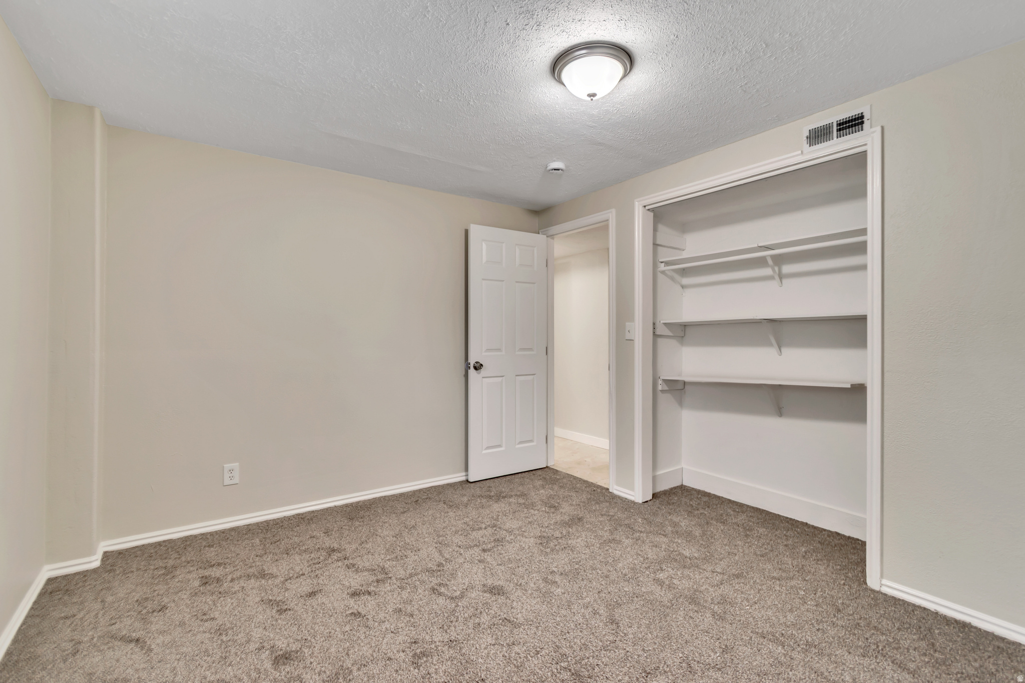 WHISPERING WILLOW - Residential