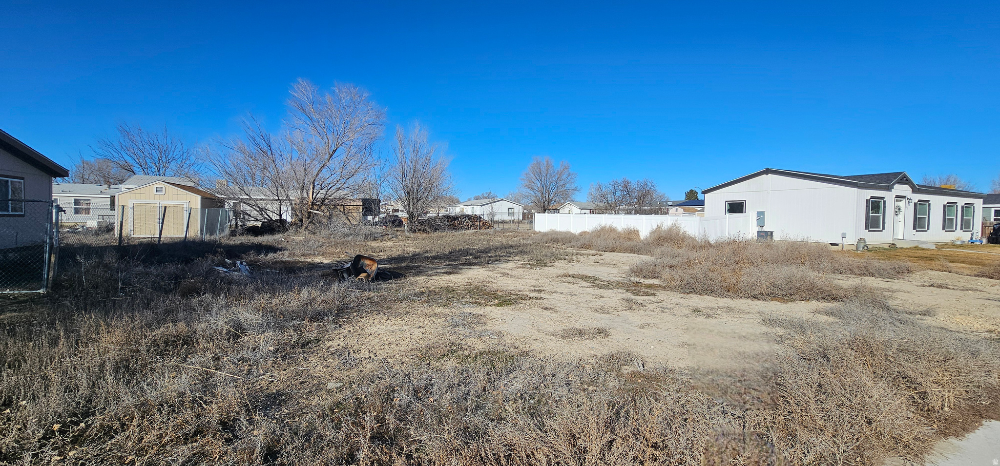 HILLVIEW VILLAGE - Land