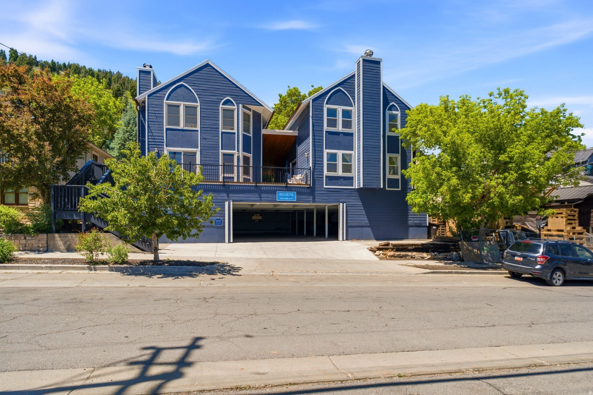 BLUE CHURCH LODGE - Residential